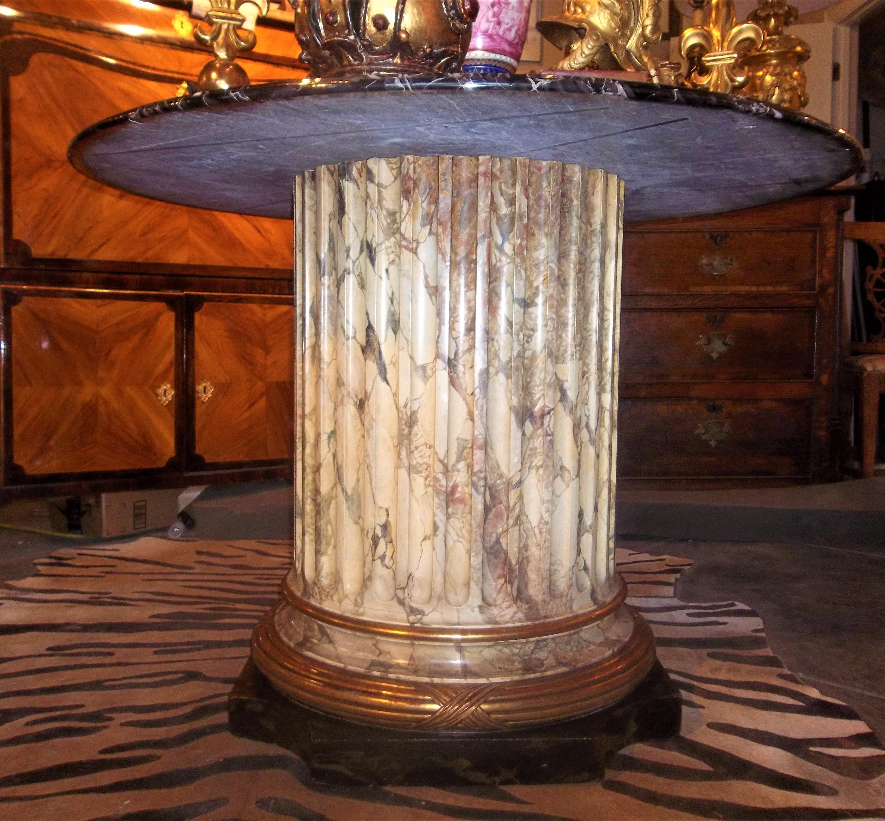 Faux Marble Fluted Center Table with Black and Gold Veined Marble Top In Good Condition In Nashville, TN