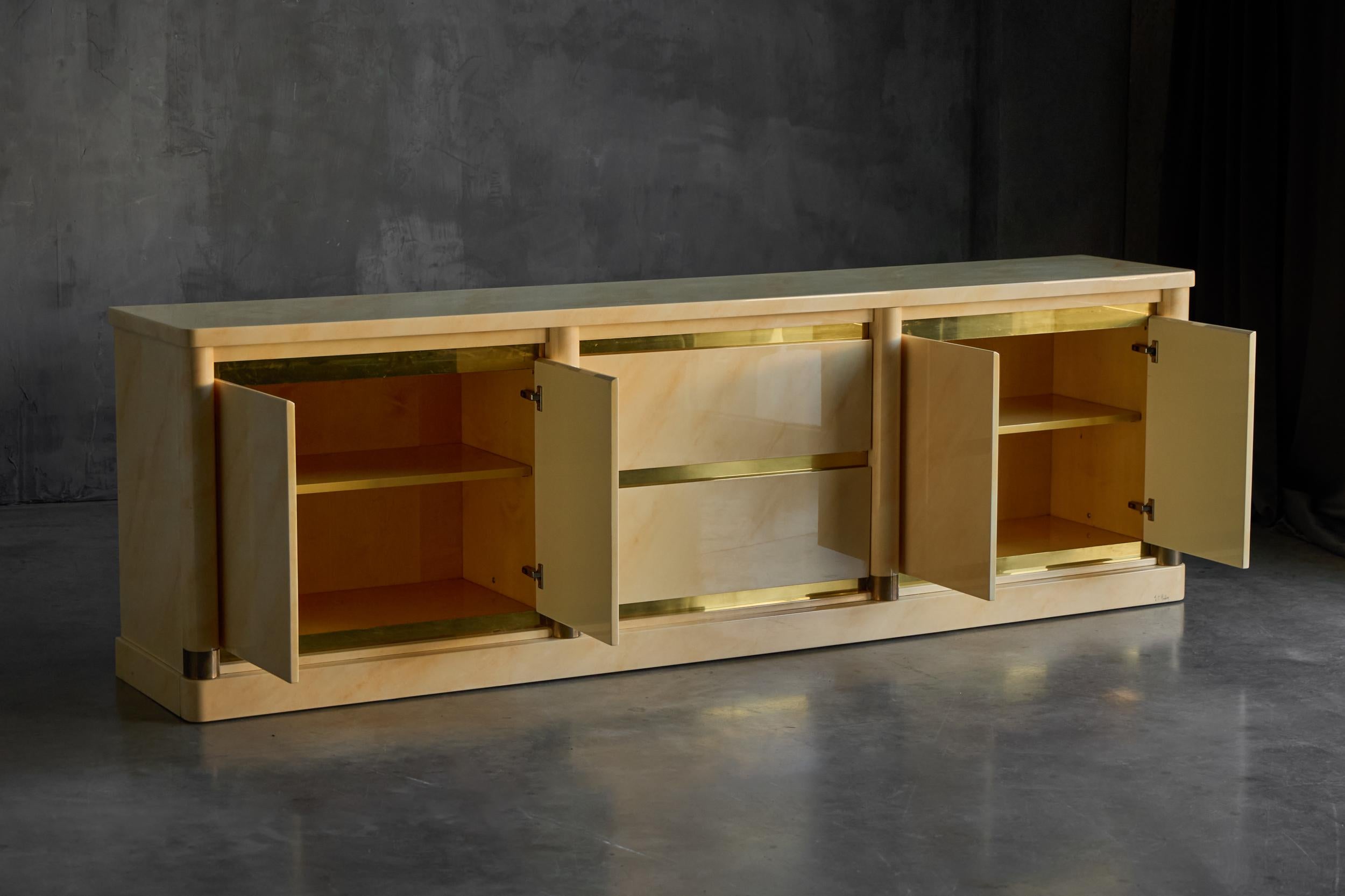 Faux-Marble Lacquered Sideboard by Jean Claude Mahey, France, 1970s In Excellent Condition For Sale In Antwerp, BE