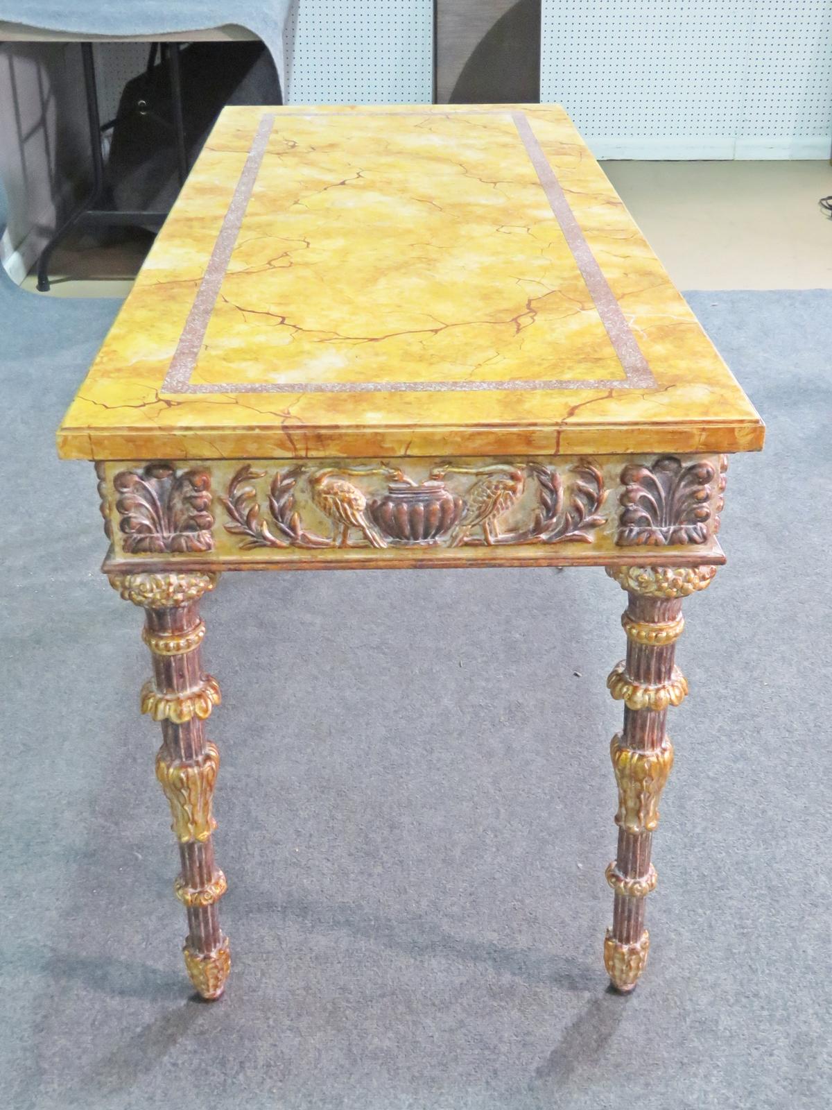 Table console décorée de peinture en faux marbre de style Louis XVI en vente 5