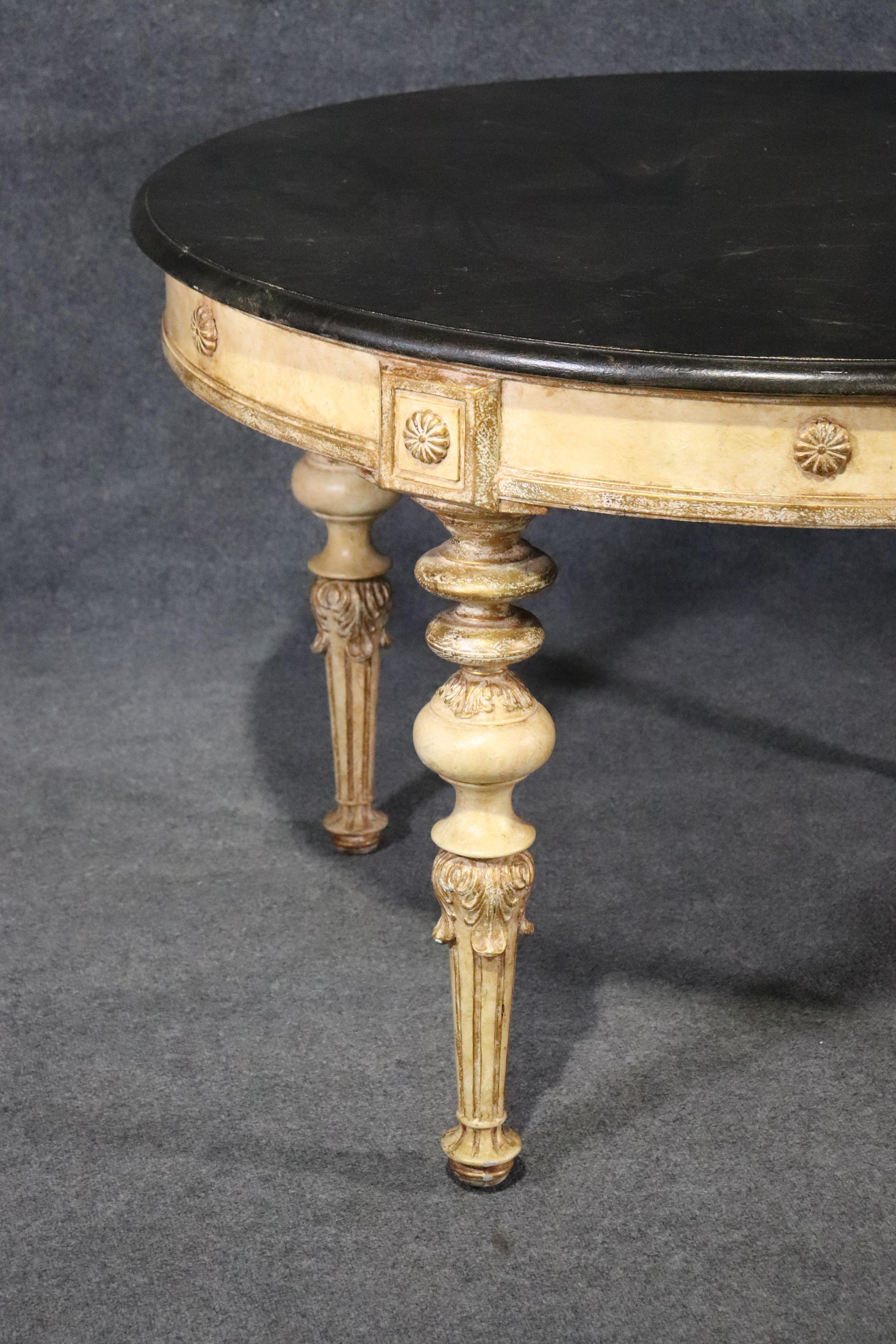 Faux Marble Painted Carved French Louis XVI Style Round Breakfast Dining Table In Good Condition In Swedesboro, NJ