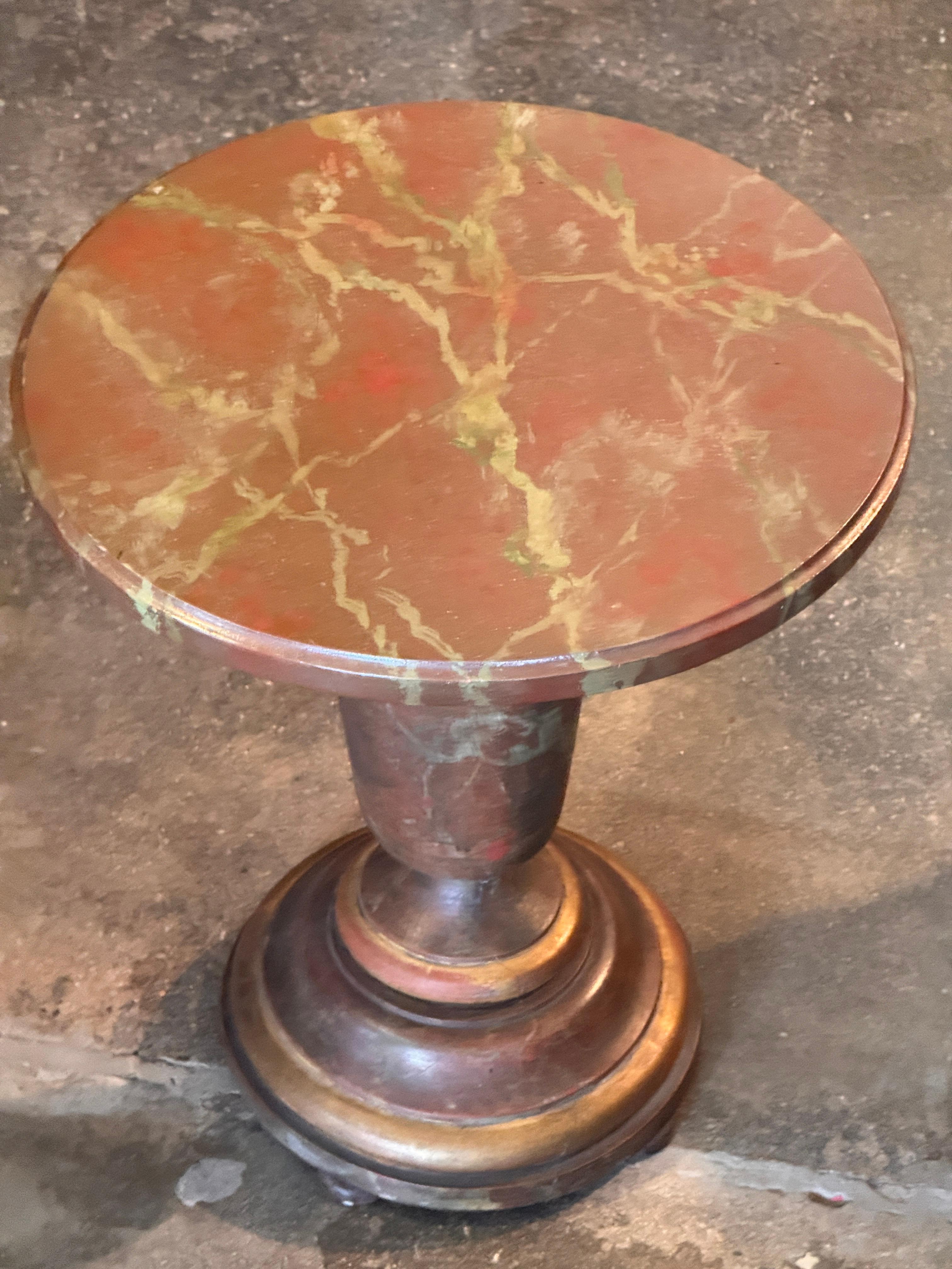Bois Faux-Marble Painted Side Table en vente