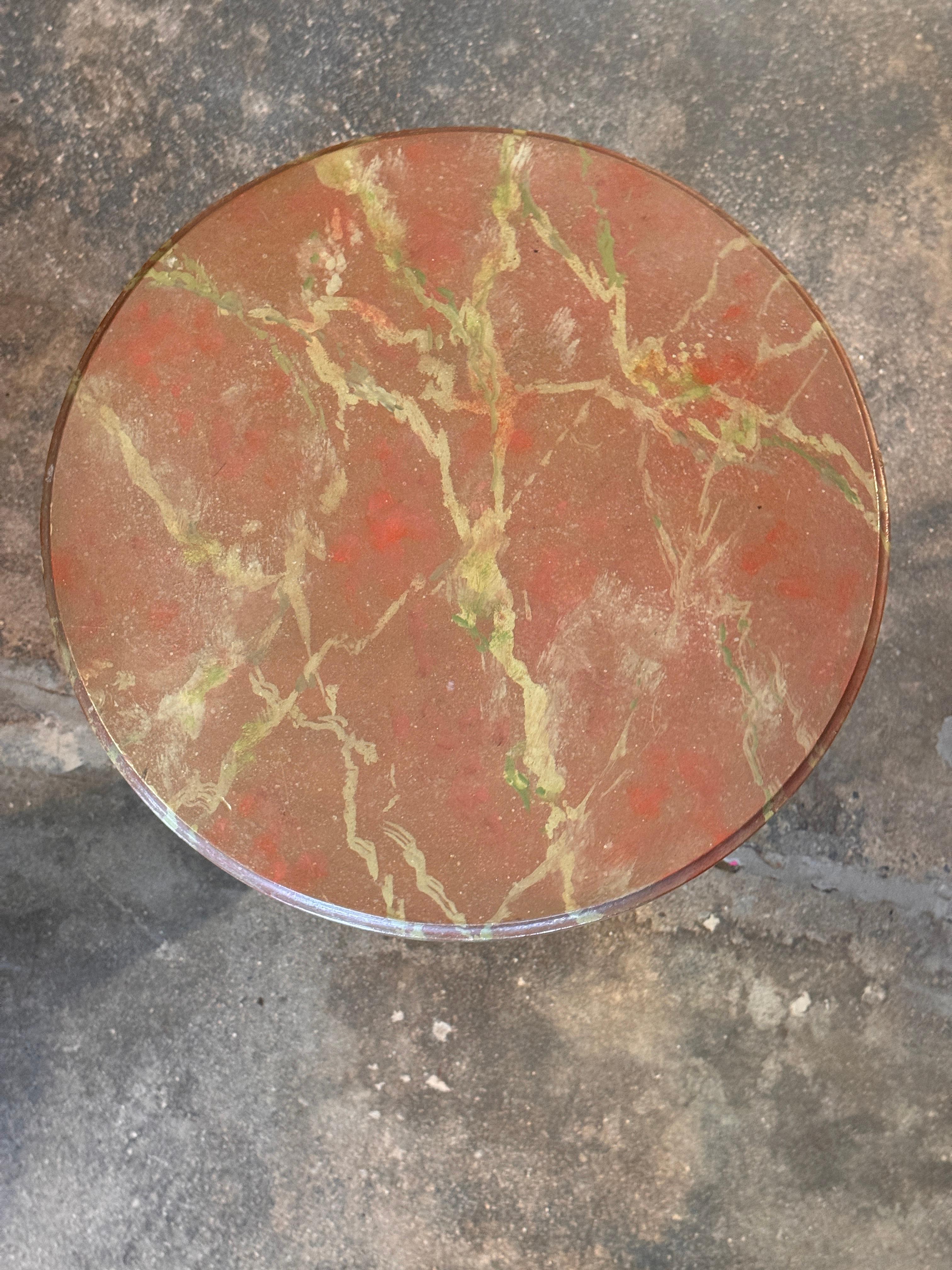 Faux-Marble Painted Side Table en vente 1