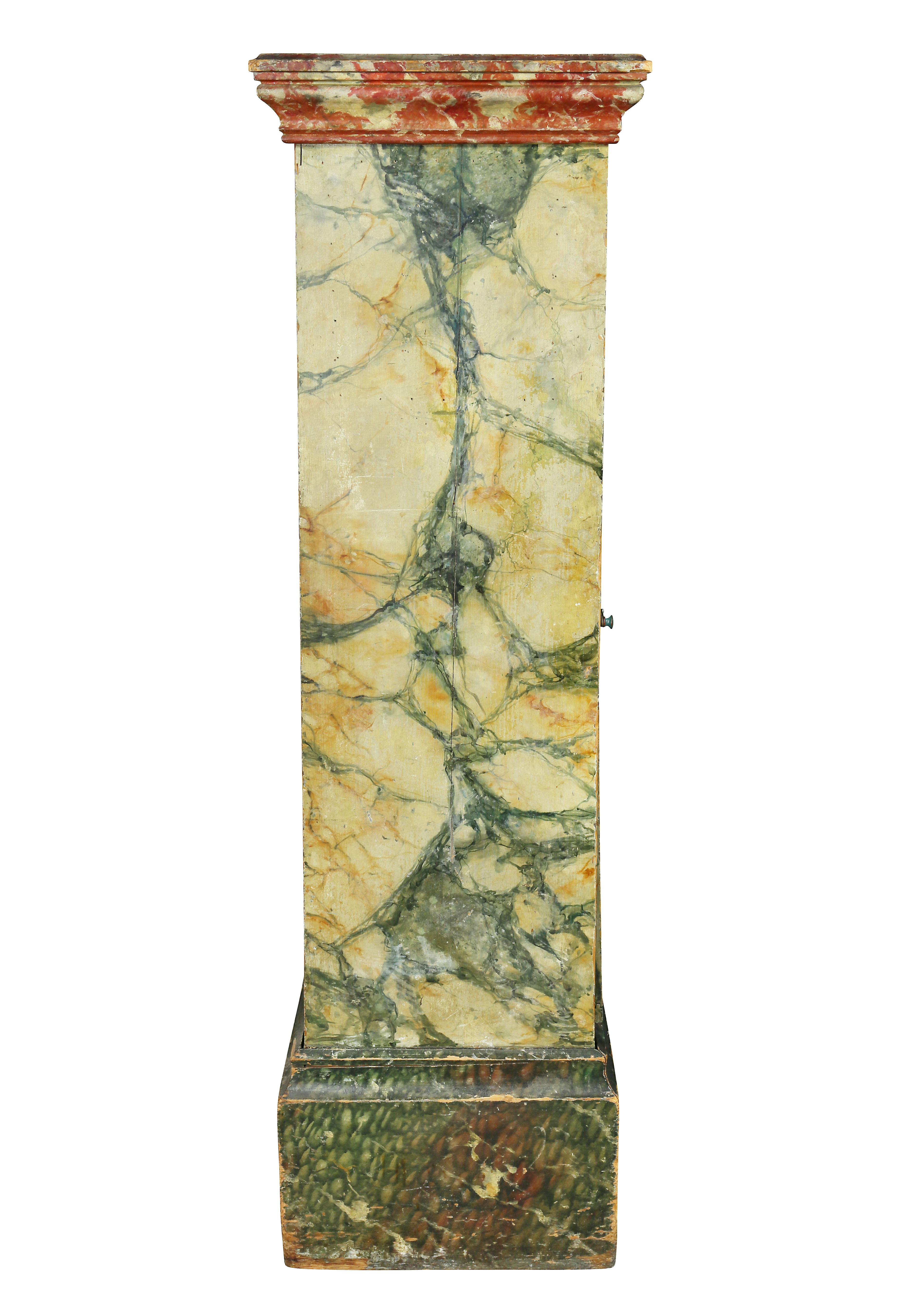 Faux Marble Painted Wood Pedestal oder Kabinett (Neoklassisch) im Angebot
