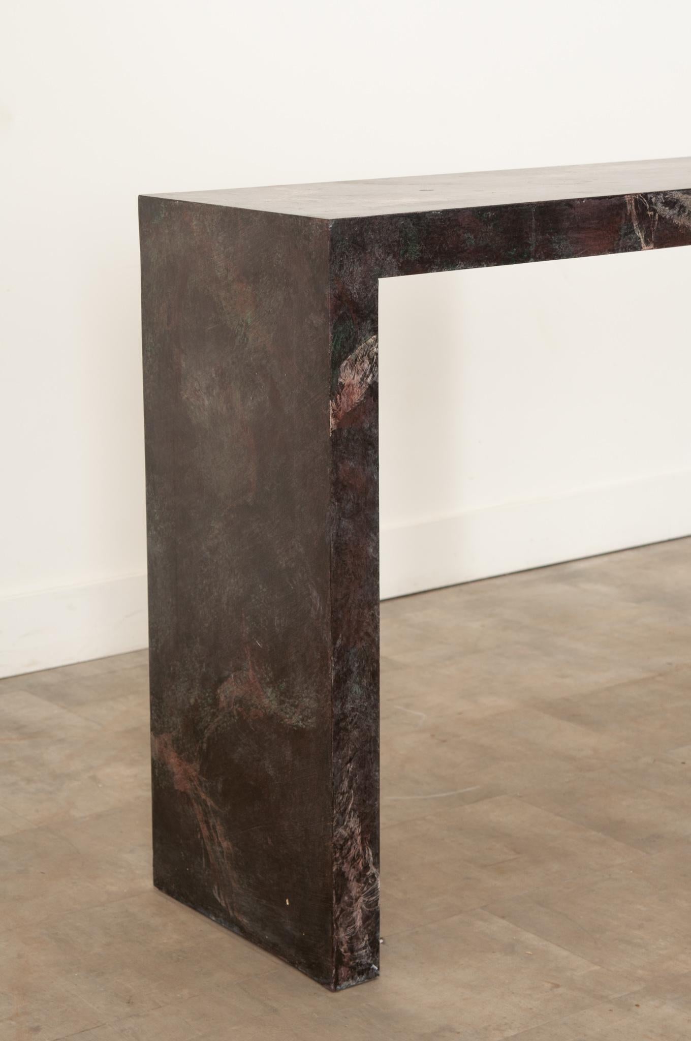 Faux Marble Parsons Style Console Table In Good Condition For Sale In Baton Rouge, LA