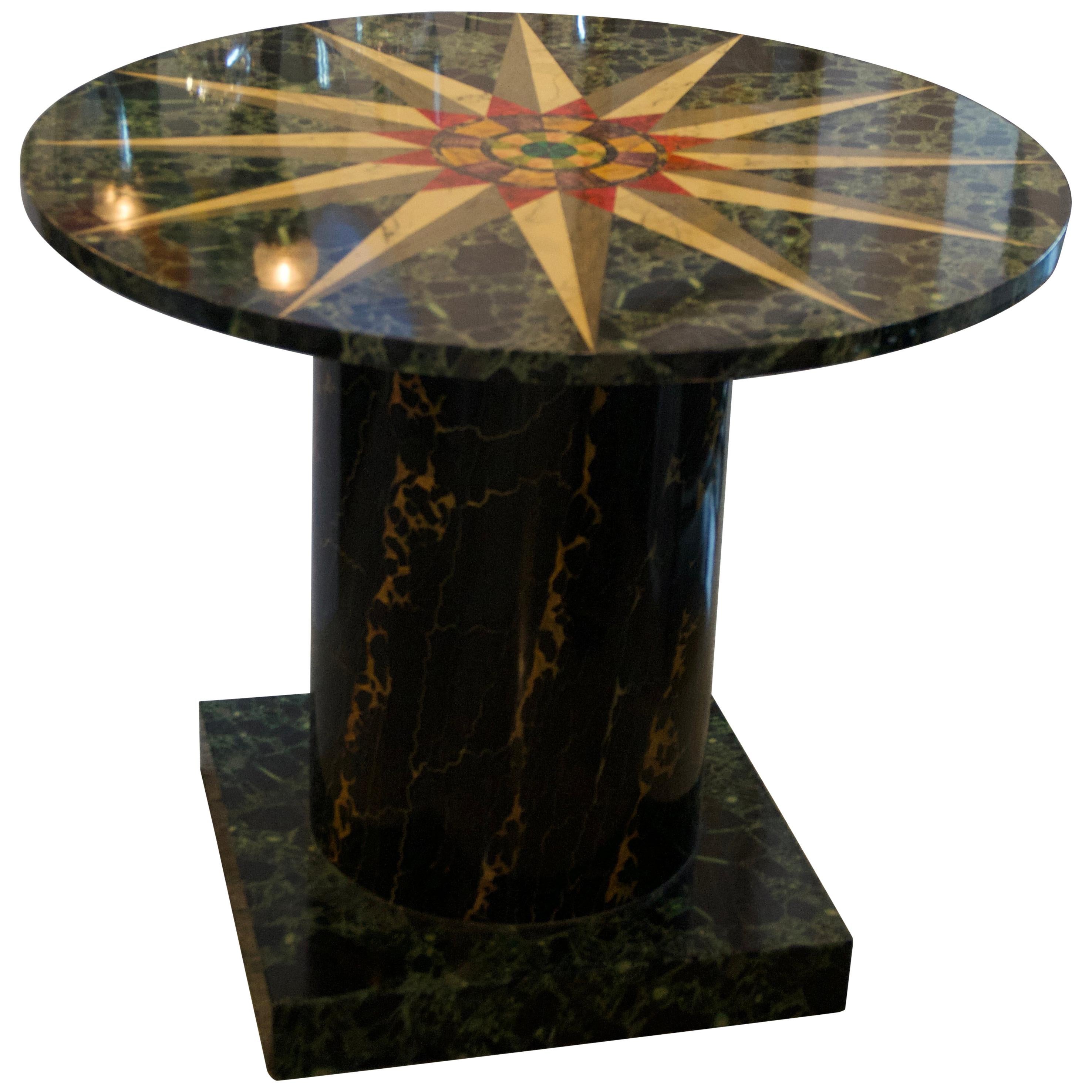Table centrale ronde en faux marbre