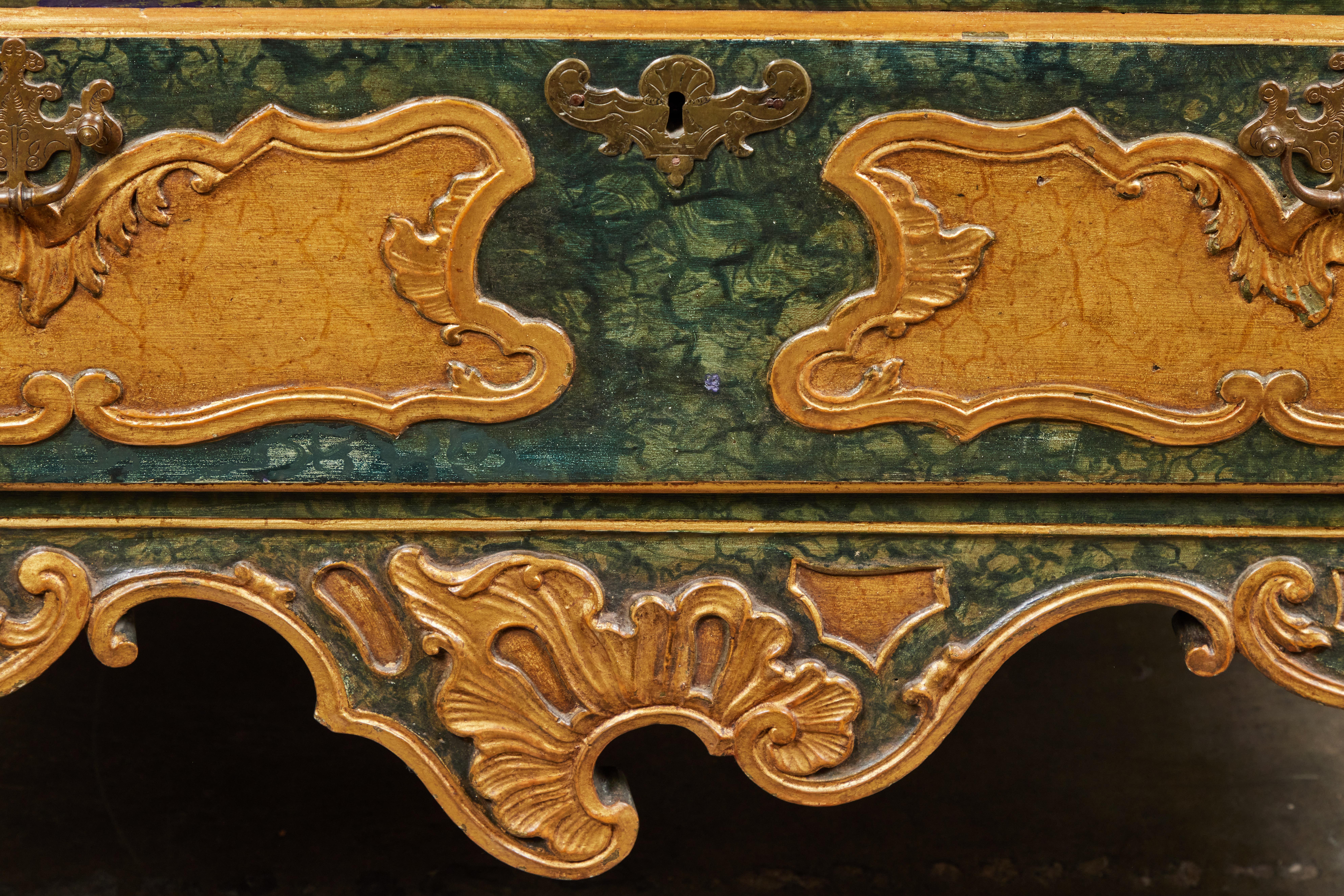 Faux Marbled, Venetian Commode In Good Condition For Sale In Newport Beach, CA
