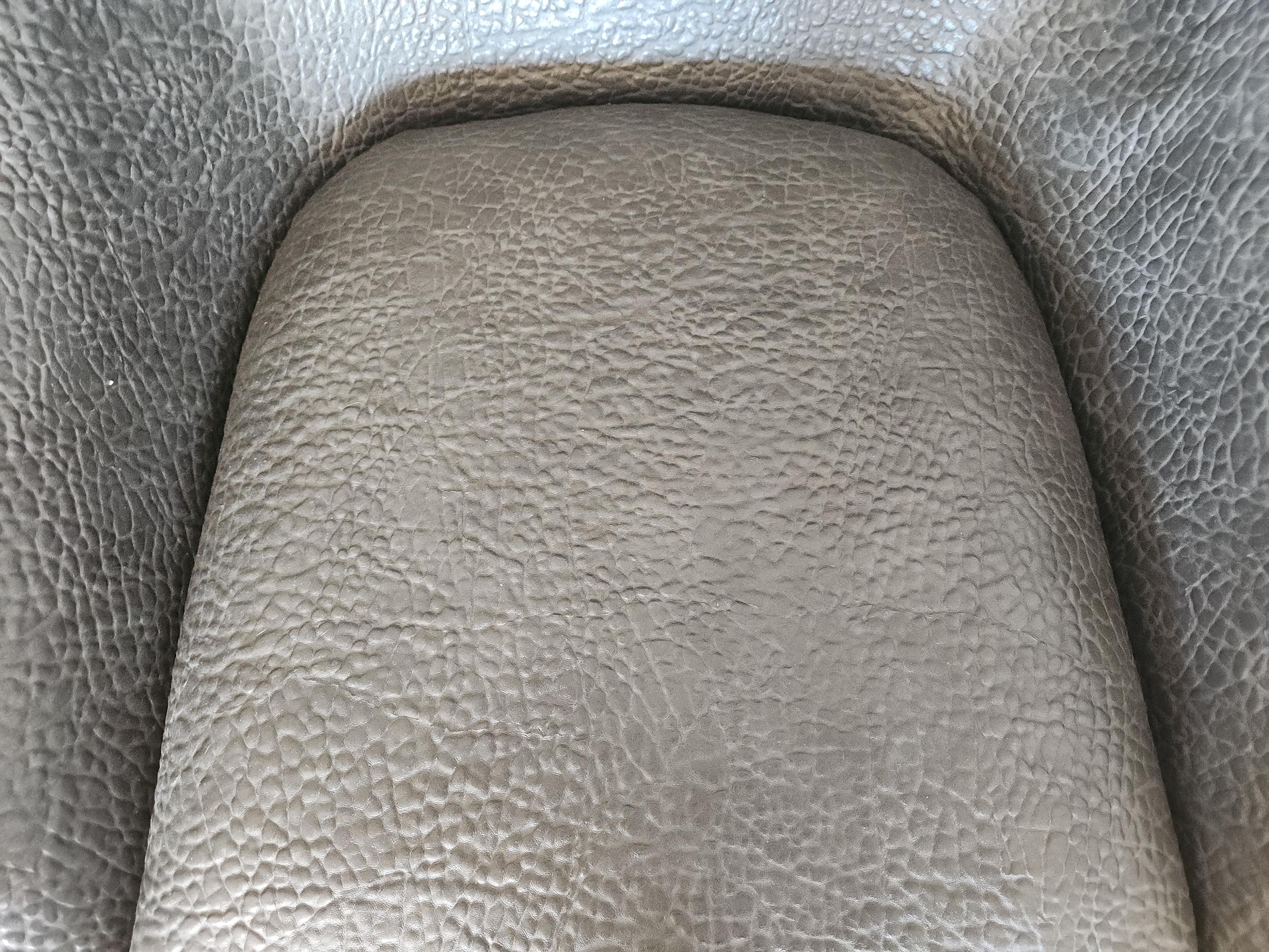 Faux Ostrich Leather Living Room Chair in the Style of the Jacobsen Egg Chair For Sale 4