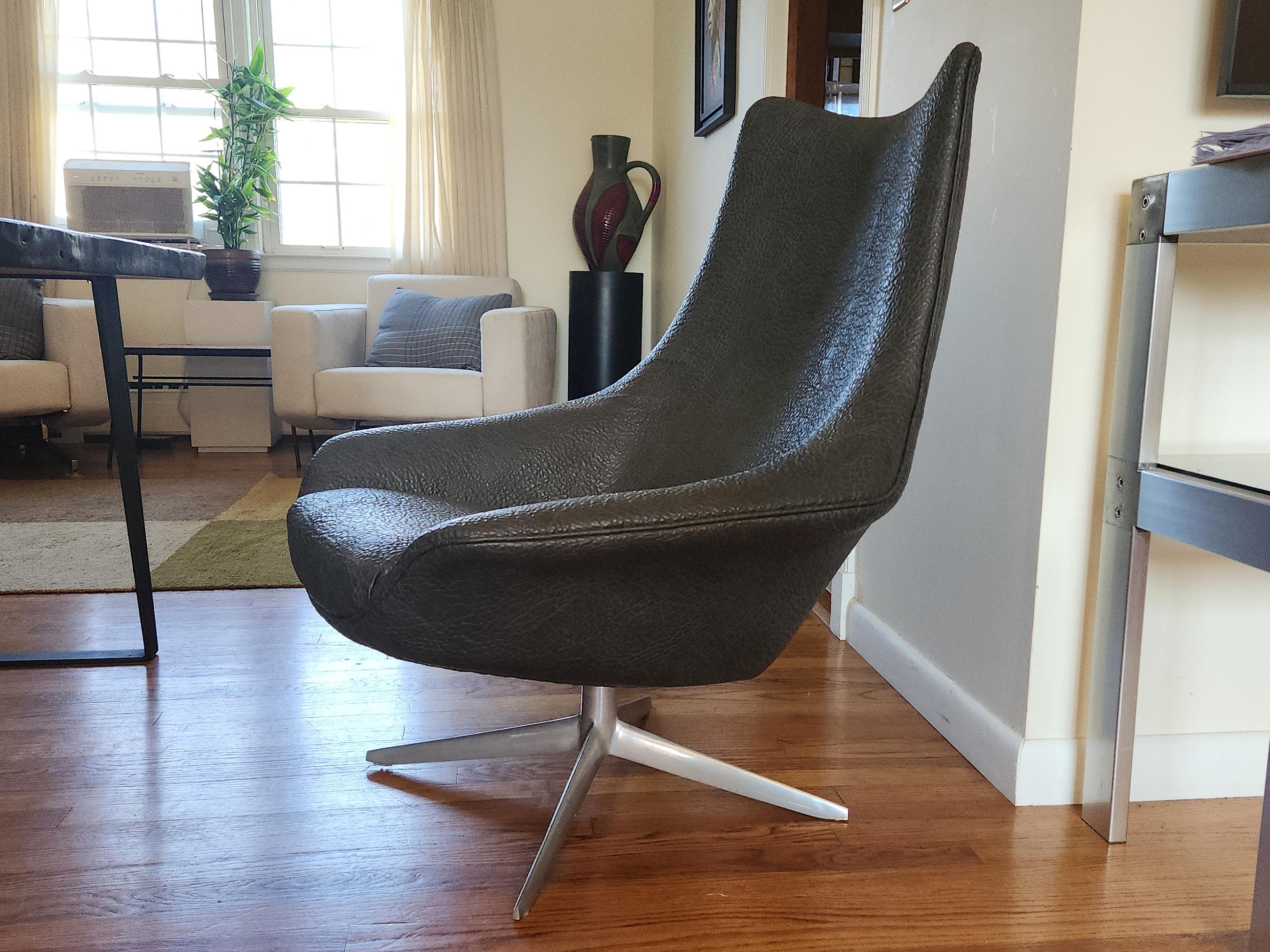 Faux Leather Faux Ostrich Leather Living Room Chair in the Style of the Jacobsen Egg Chair For Sale
