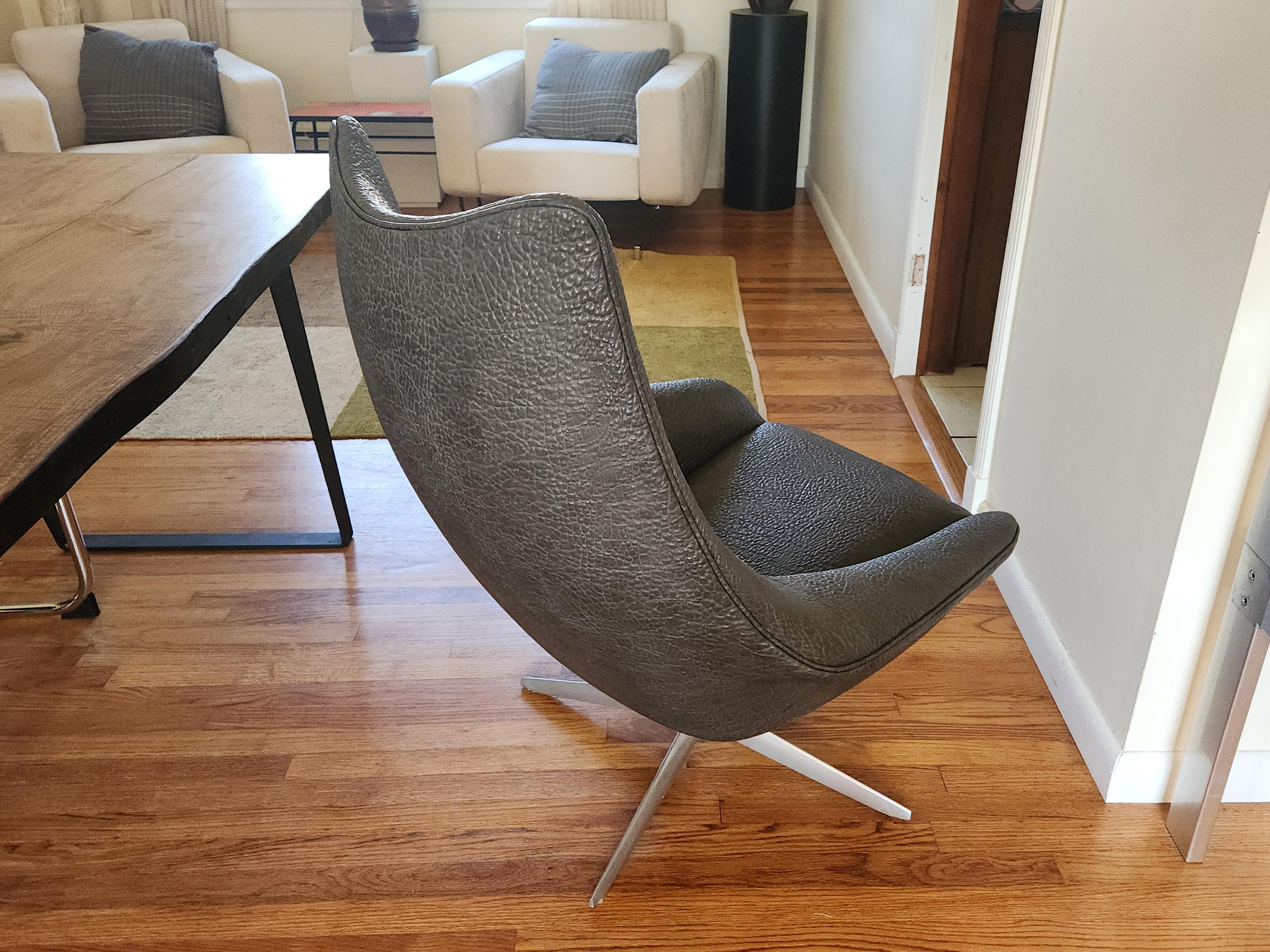 Faux Ostrich Leather Living Room Chair in the Style of the Jacobsen Egg Chair For Sale 1