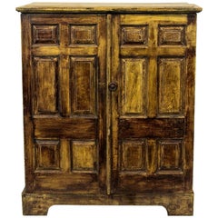 Armoire anglaise peinte en fausses couleurs