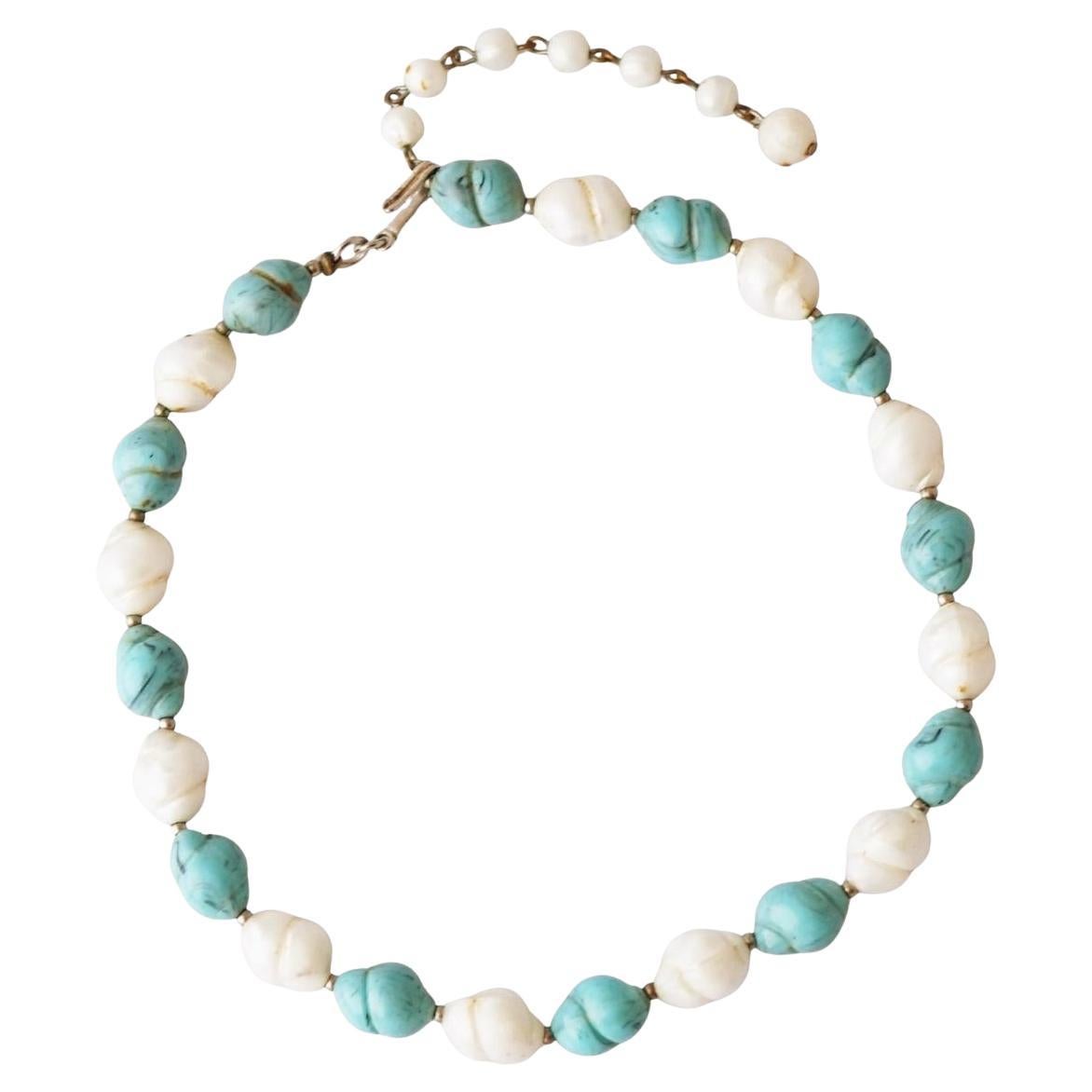 Collana girocollo con perle finte e turchesi di Trifari, anni '50 in vendita