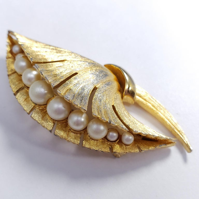 Faux Pearl Gold Plated Vintage Pin Brooch by Sovereign For Sale at 1stDibs