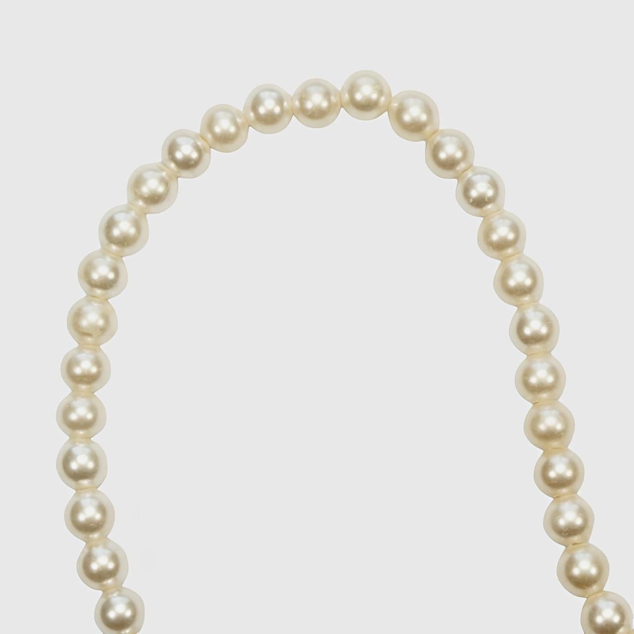 Faux Pearl Necklace with a Blue Stone, Silver and Gold Wash Pendant Clasp For Sale 4