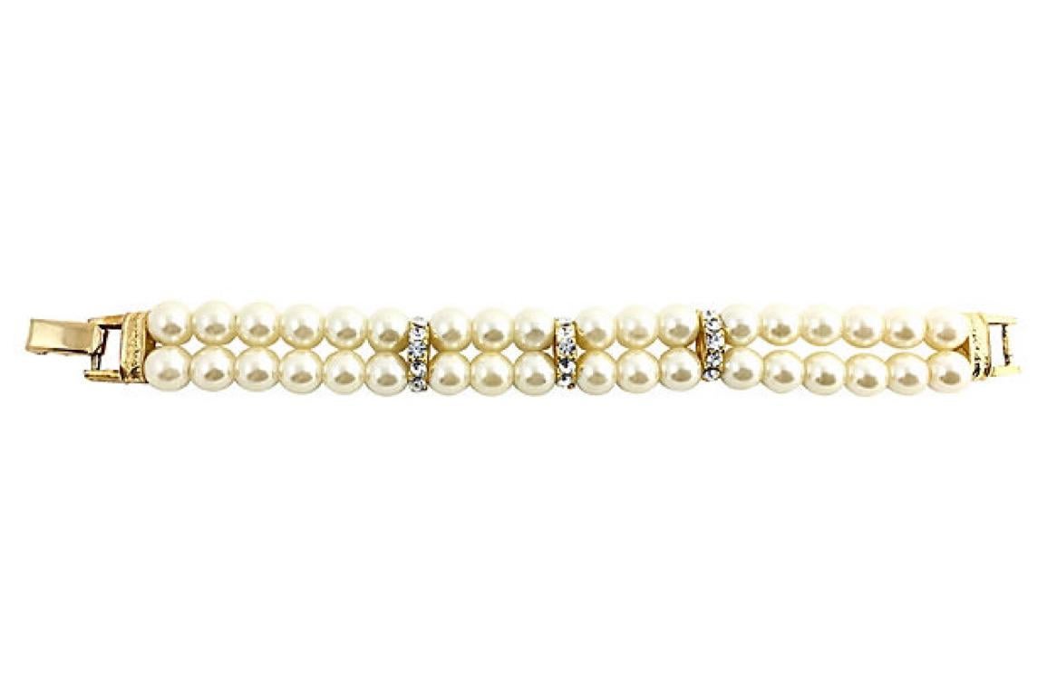 Faux Pearl Rhinestone Double Stand Bracelet In Good Condition For Sale In Miami Beach, FL