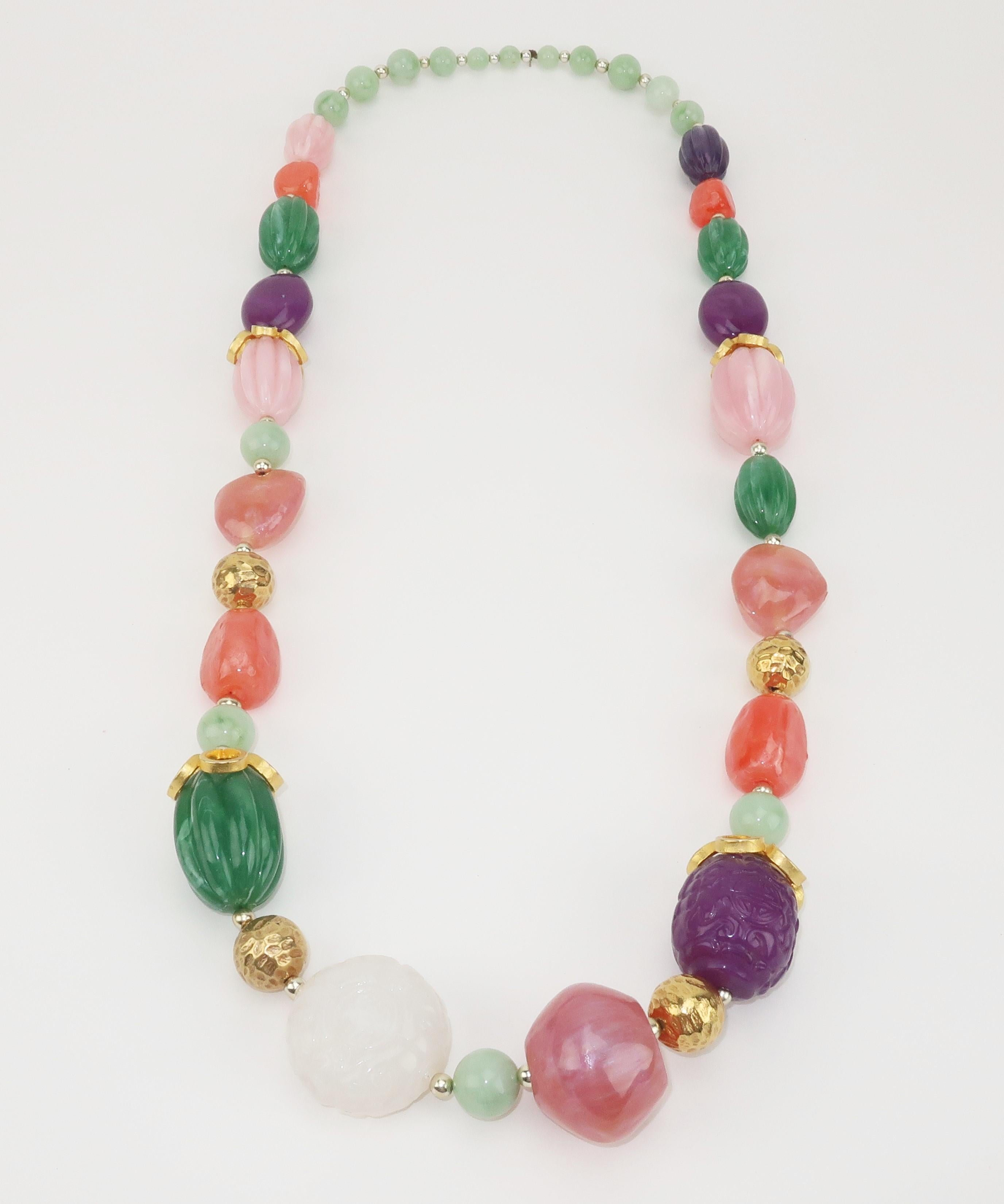 Kunstharz-Halskette aus Halbedelsteinen, 1980er Jahre Damen im Angebot
