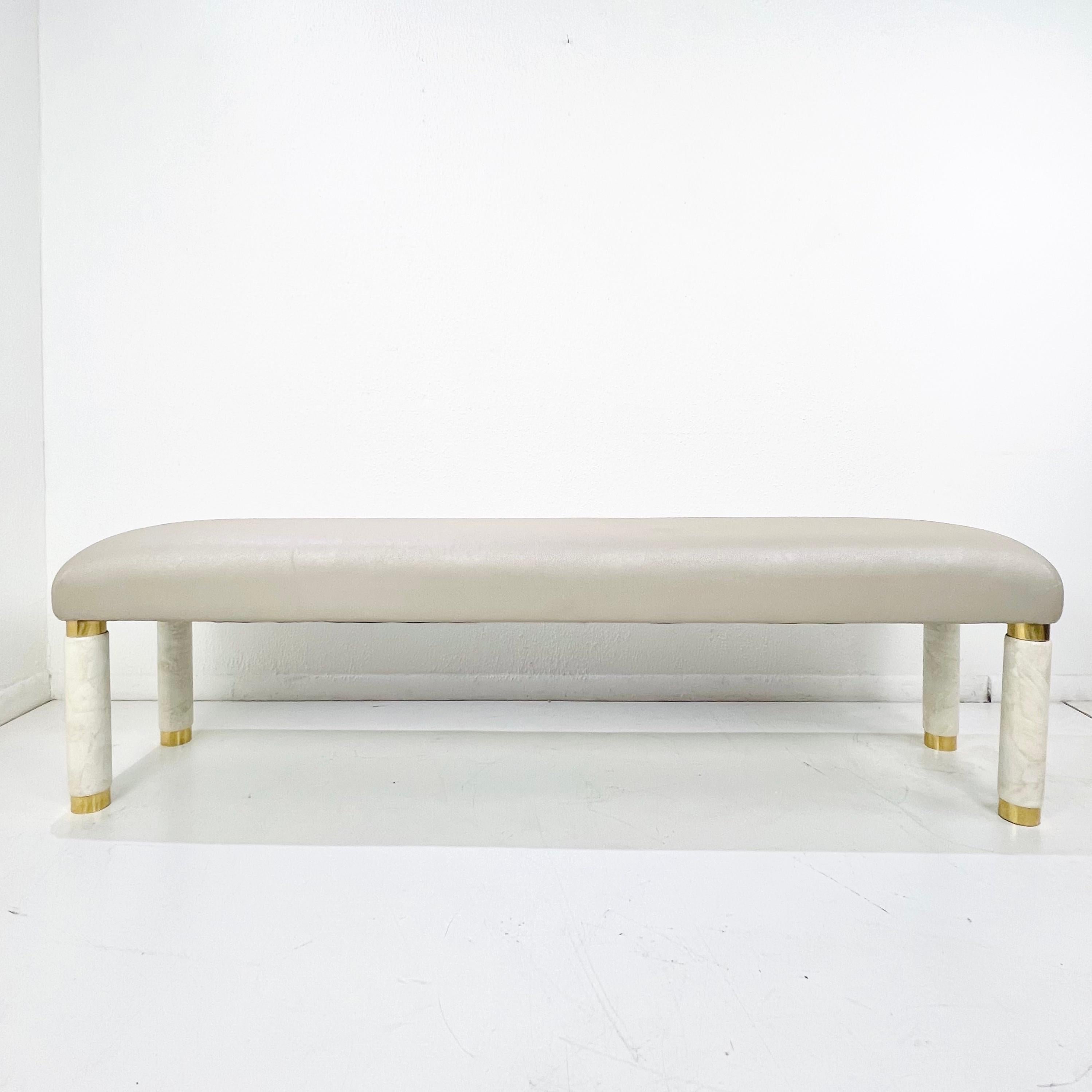 Panchina in finto zigrino con accenti in ottone in vendita 8