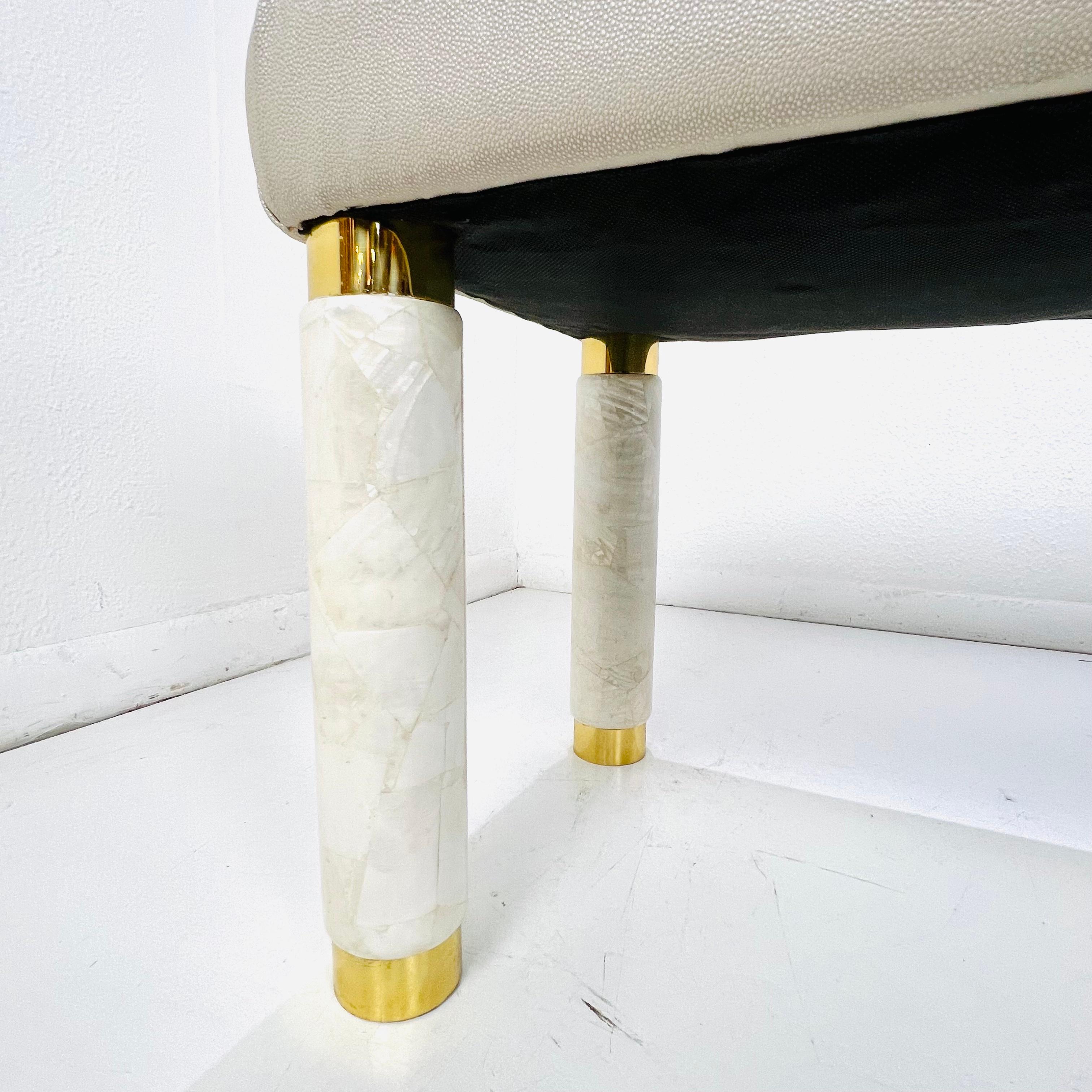 Panchina in finto zigrino con accenti in ottone in vendita 3