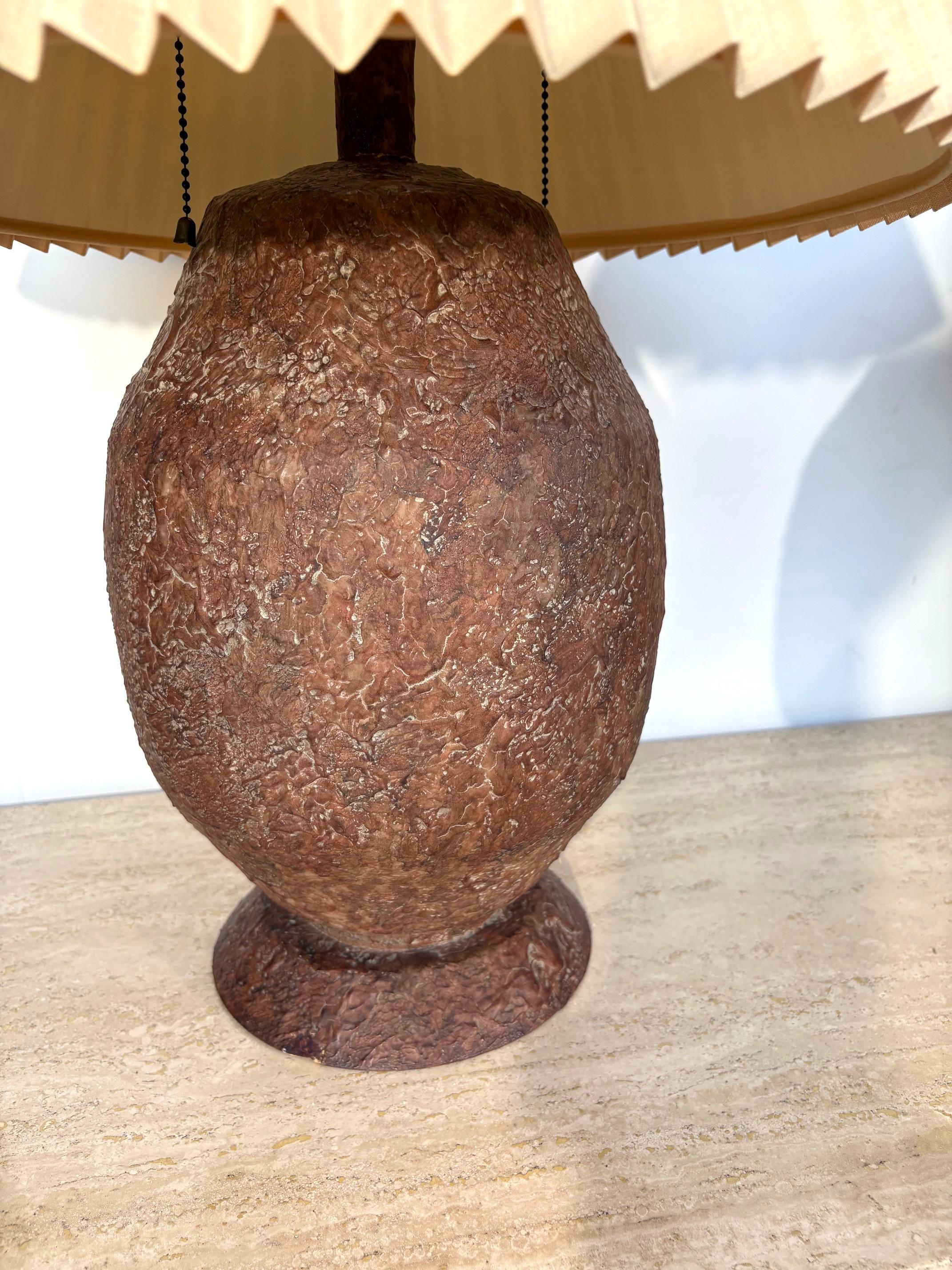 Faux Stone Tischlampen (amerikanisch) im Angebot