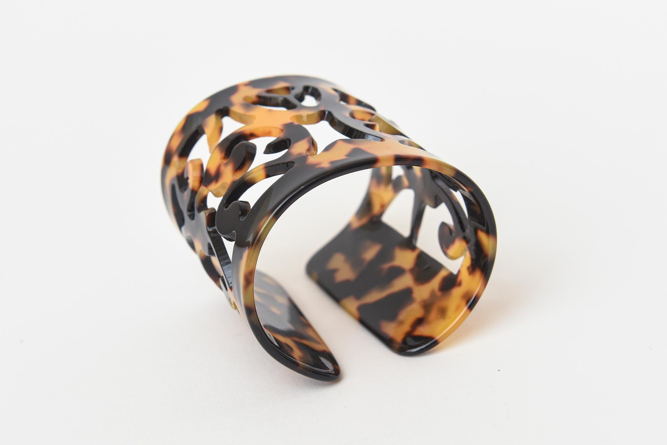 Faux Tortoise Shell Resin Wide Cuff Cut Out Bracelet For Sale 1
