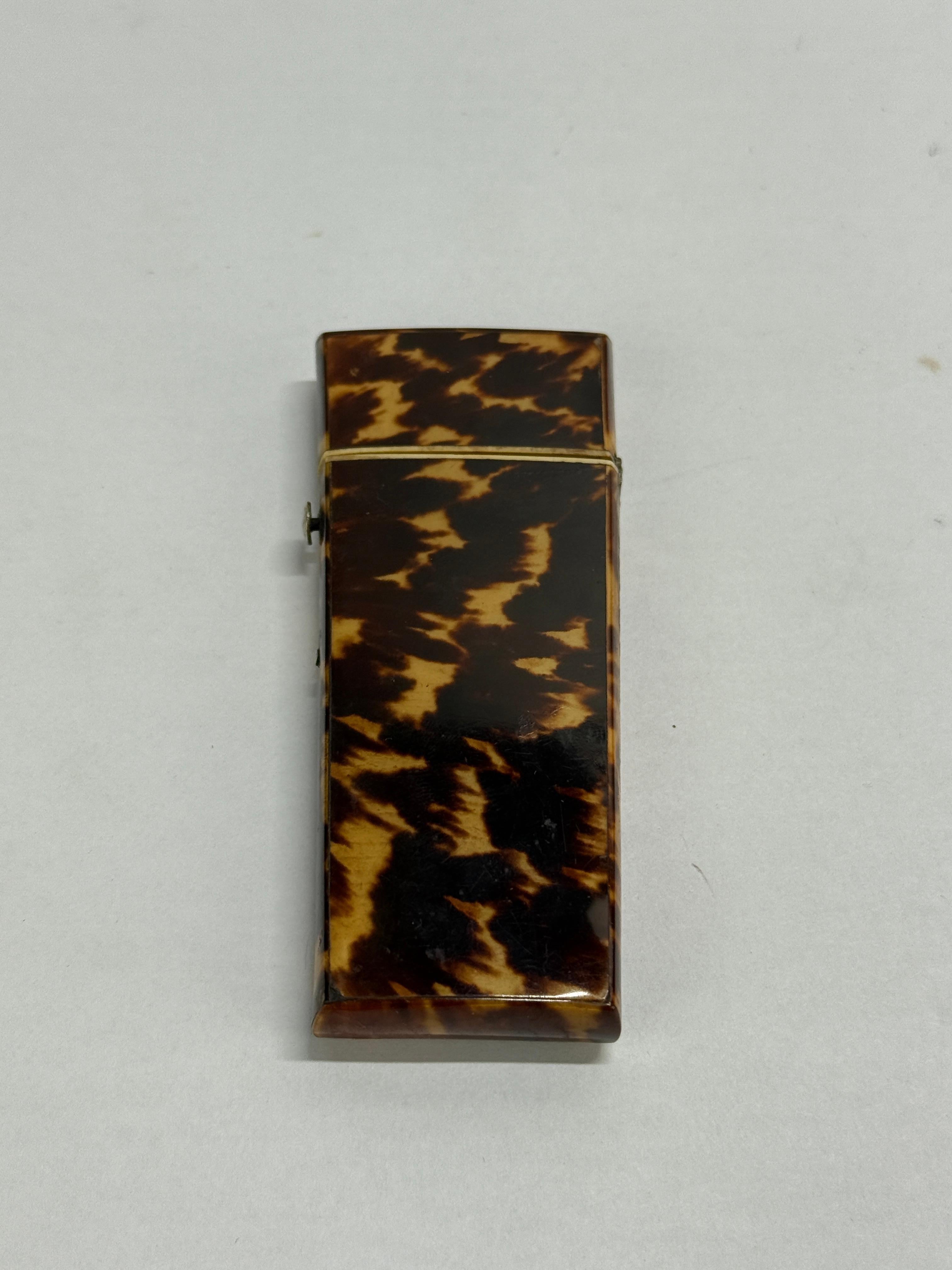 Etui aus Schildpattfurnier für Wachs- und Siegelstifte, englisch, um 1830-1860 (Britisch Kolonial) im Angebot