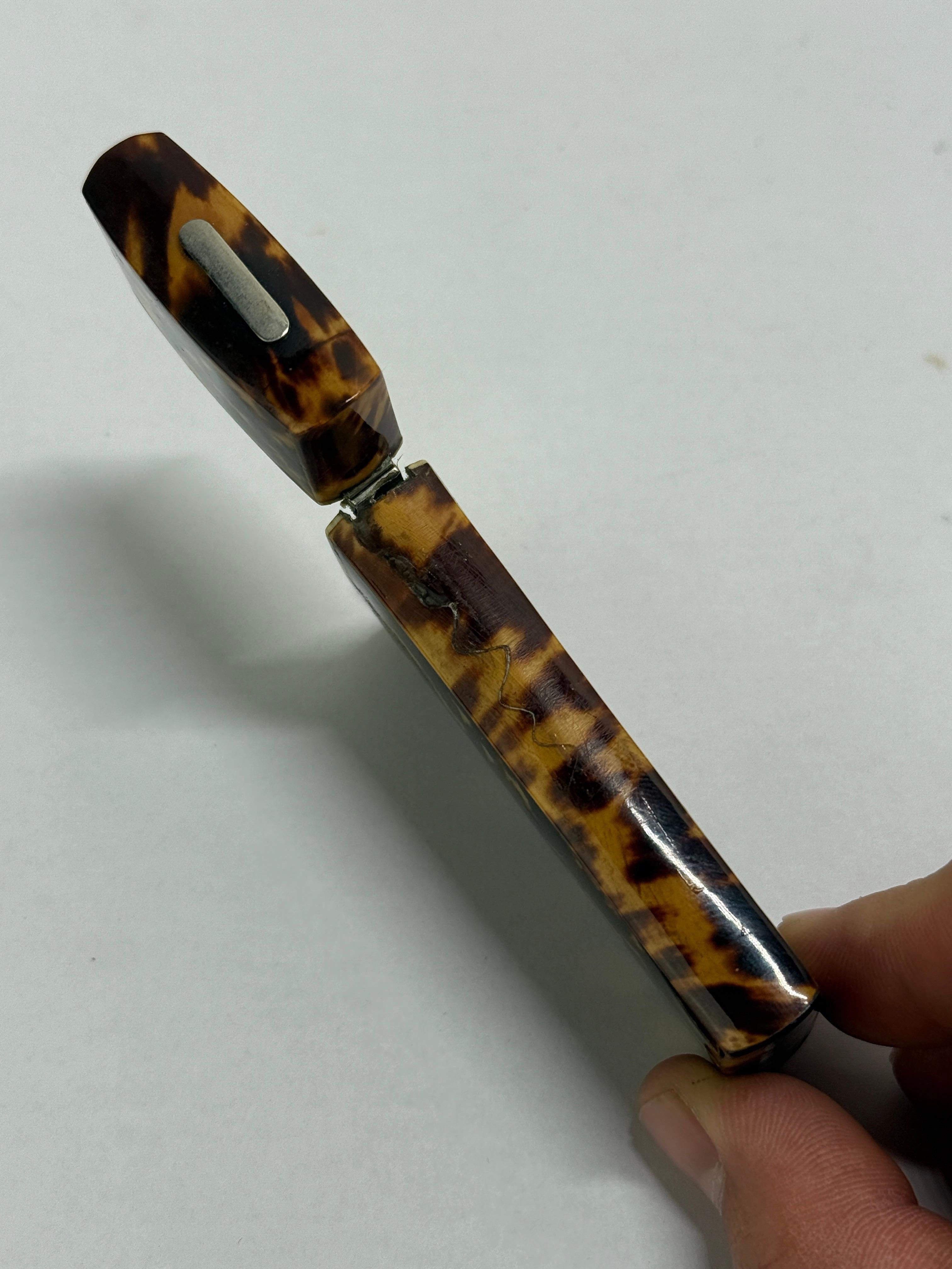 Etui aus Schildpattfurnier für Wachs- und Siegelstifte, englisch, um 1830-1860 im Zustand „Gut“ im Angebot in Atlanta, GA