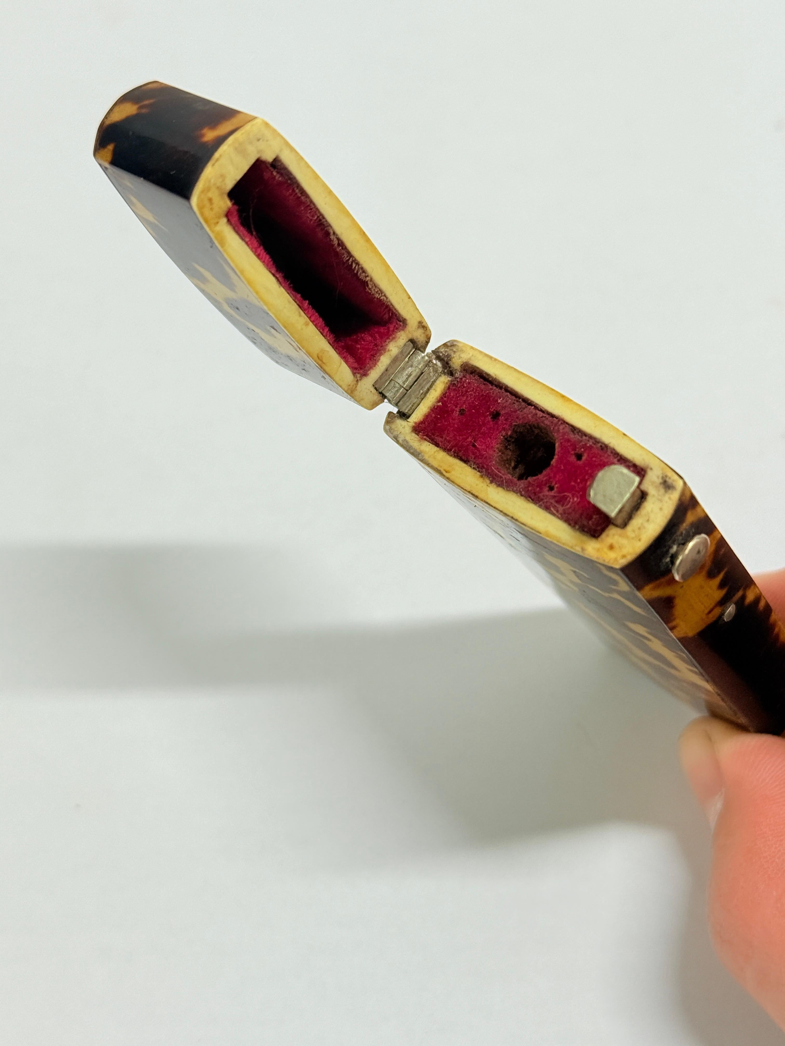 Etui aus Schildpattfurnier für Wachs- und Siegelstifte, englisch, um 1830-1860 im Angebot 1