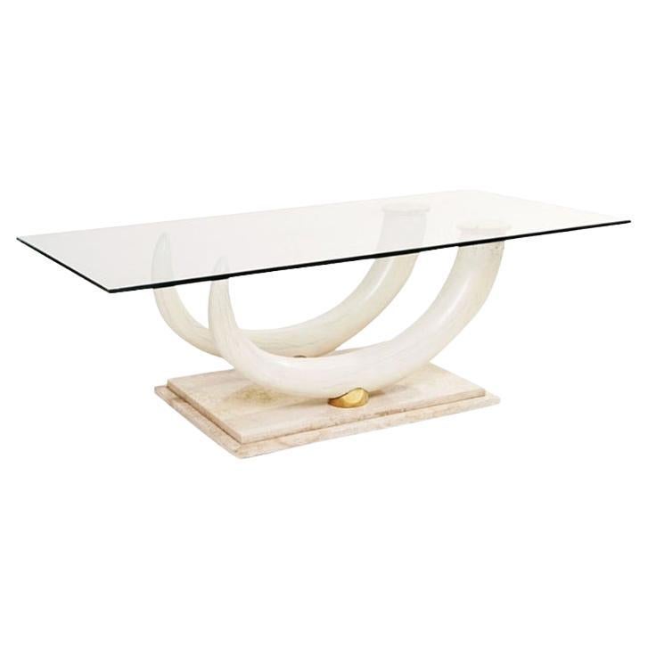 Faux Tusk Couchtisch im Stil von Maison Jansen im Angebot
