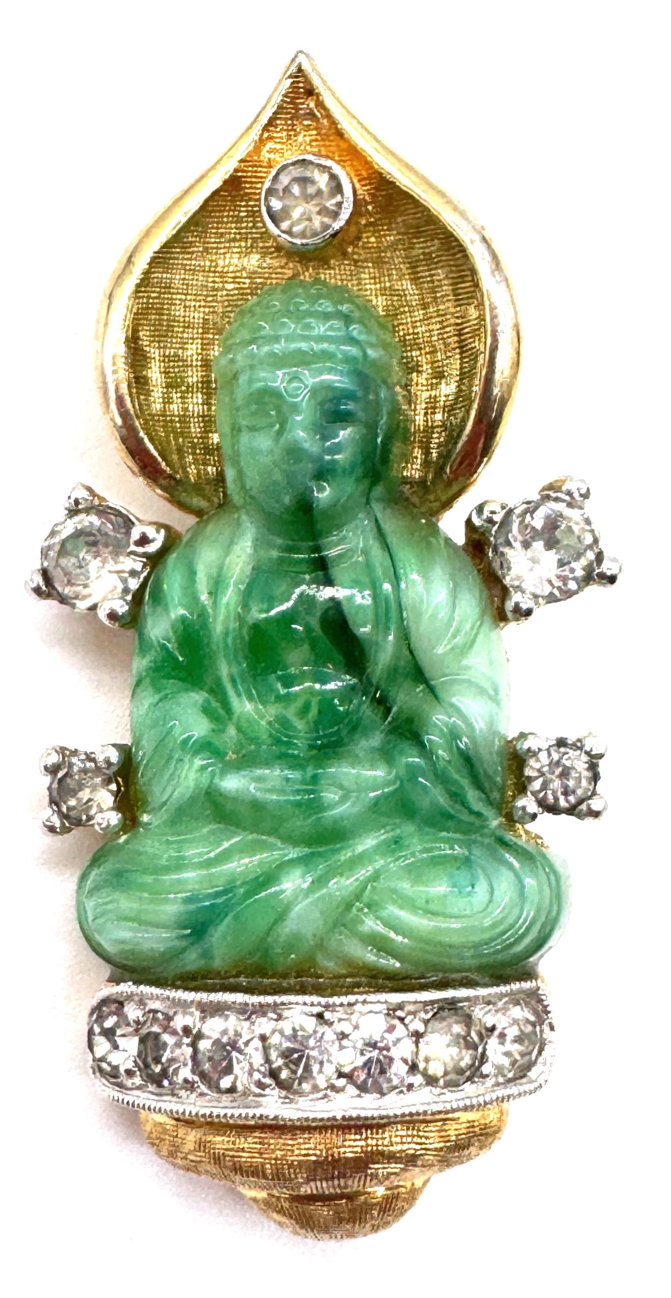 Spilla Buddha di finta giada con strass, stile gioielli da viaggio di Cartier, anni '50 in vendita 2