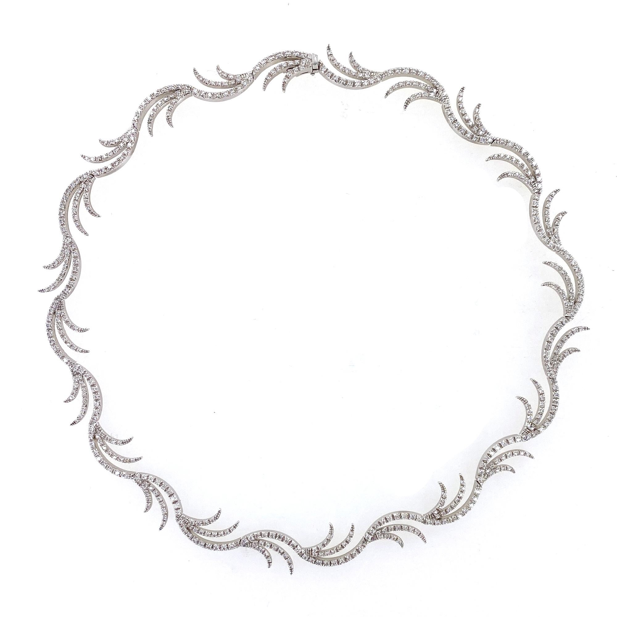 Modern Favero Diamond 18 Karat White Gold Collar Necklace