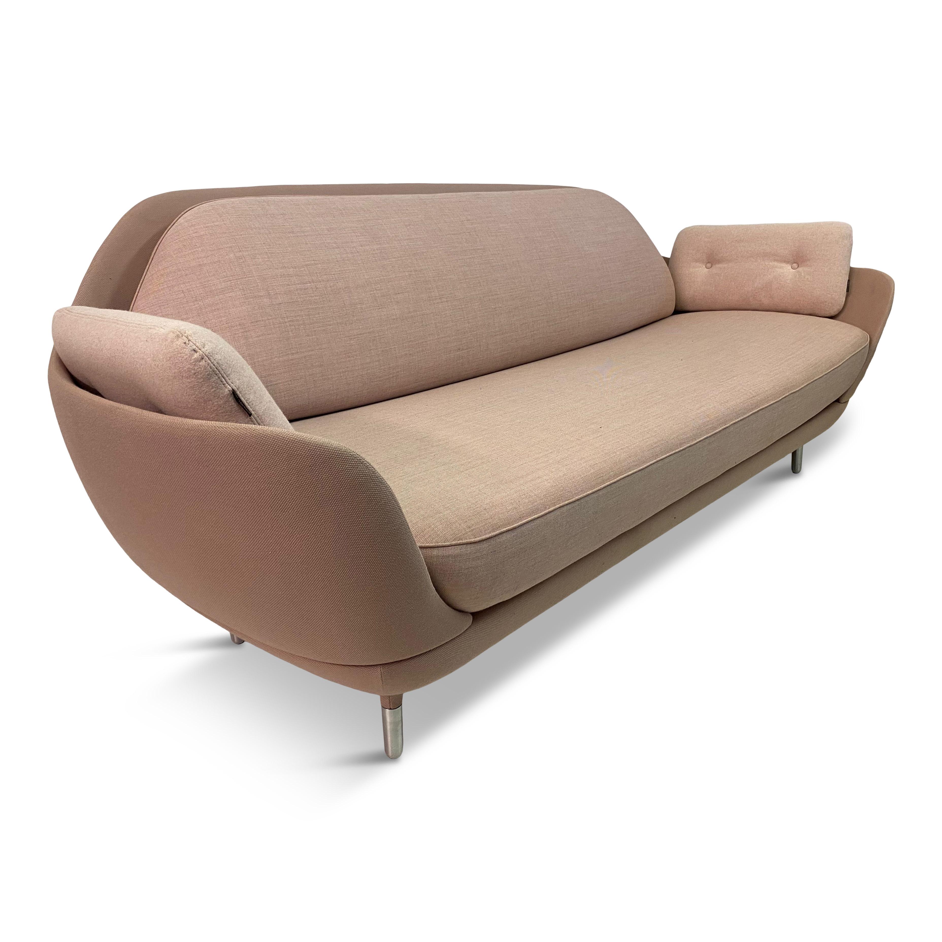 Favn Sofa by Jaime Hayon for Fritz Hansen in Pink 4