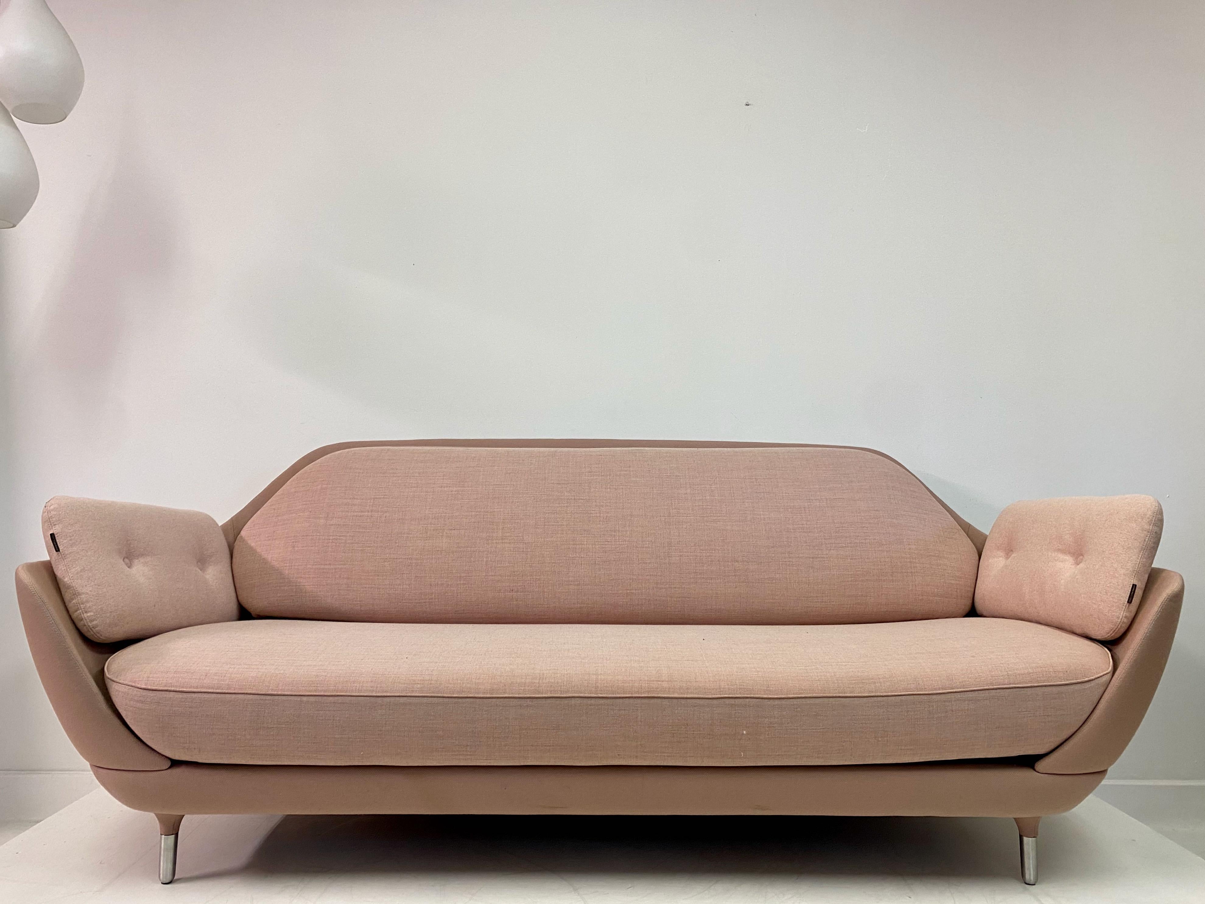 Modern Favn Sofa by Jaime Hayon for Fritz Hansen in Pink