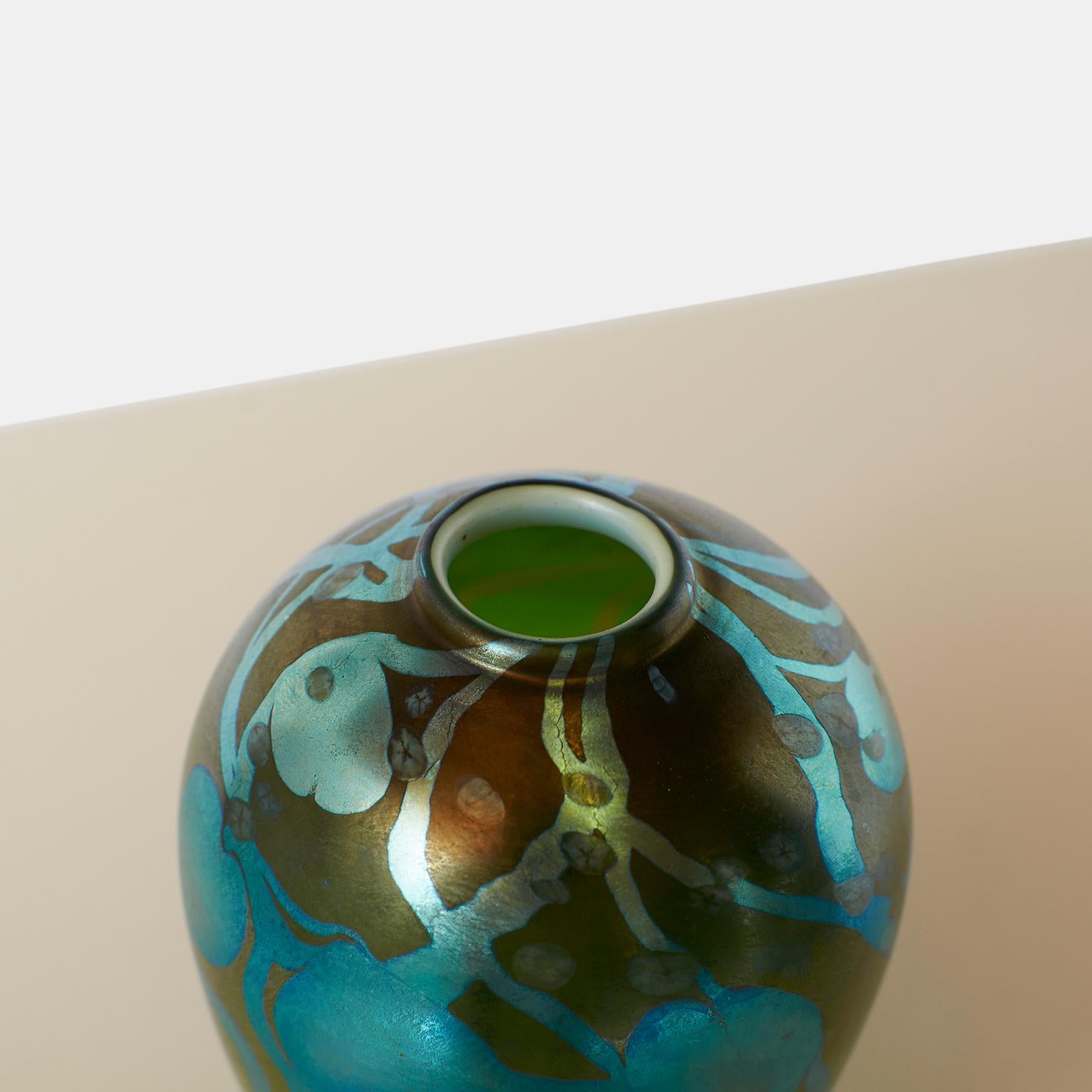 Modern Favrile Glass Vase by Louis Comfort Tiffany For Sale