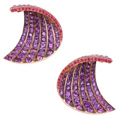 Boucles d'oreilles sculpturales Waves de Fawaz Gruosi en or 18 carats et saphirs roses 23,14 carats