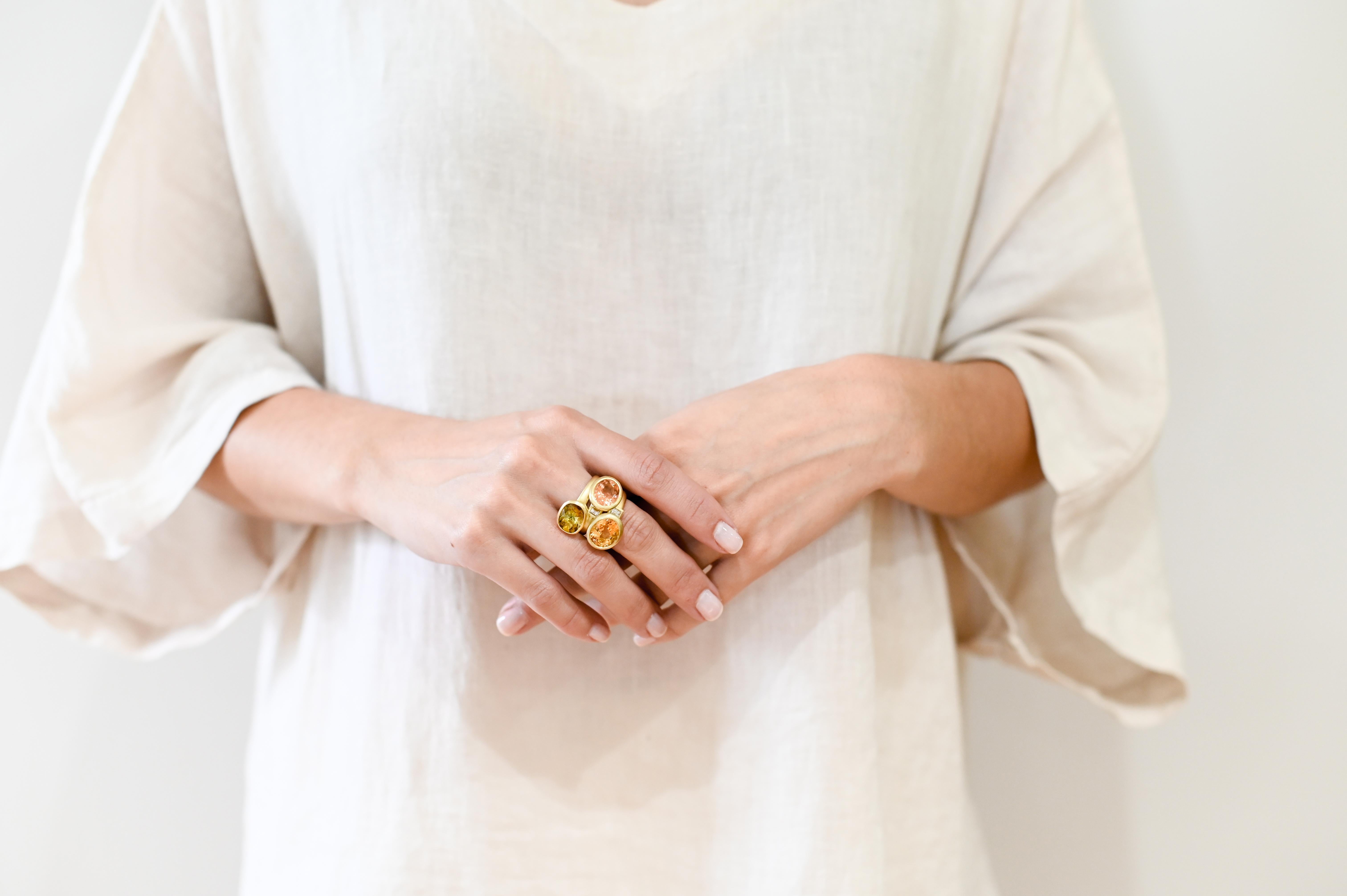 De las mujeres Faye Kim Anillo de turmalina talla cojín de 5,54 quilates en oro amarillo oliva de 18 quilates en venta