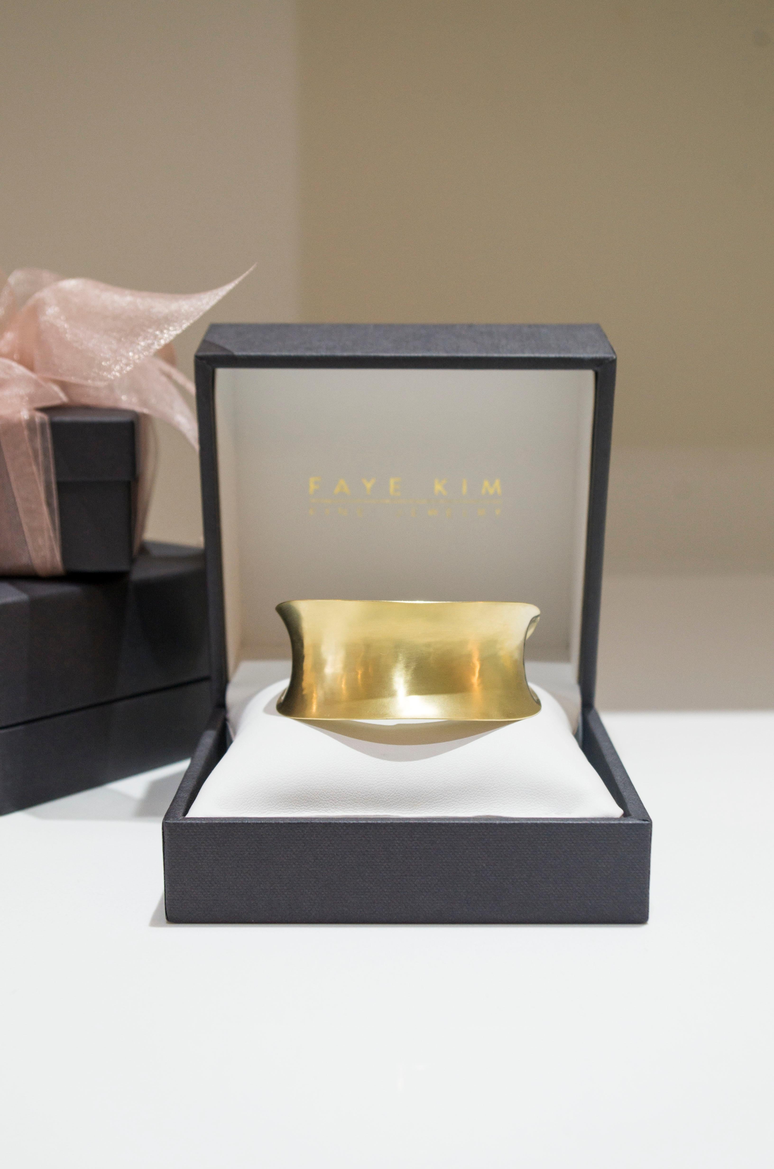 Faye Kim 18 Karat Gold Anticlastic Cuff Bracelet  In New Condition For Sale In Westport, CT