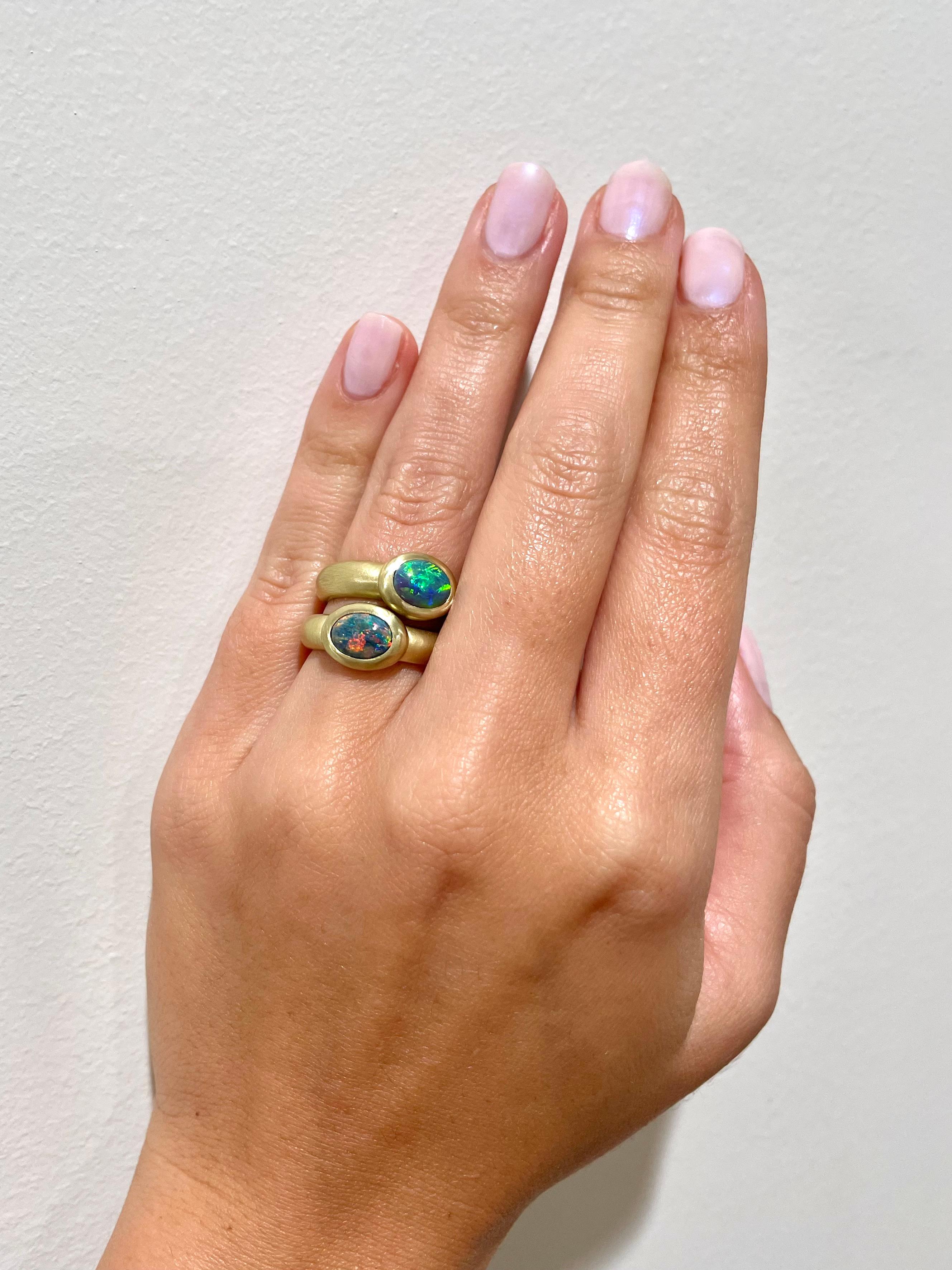 18 Karat Gold Schwarzer Opalring von Faye Kim (Cabochon)