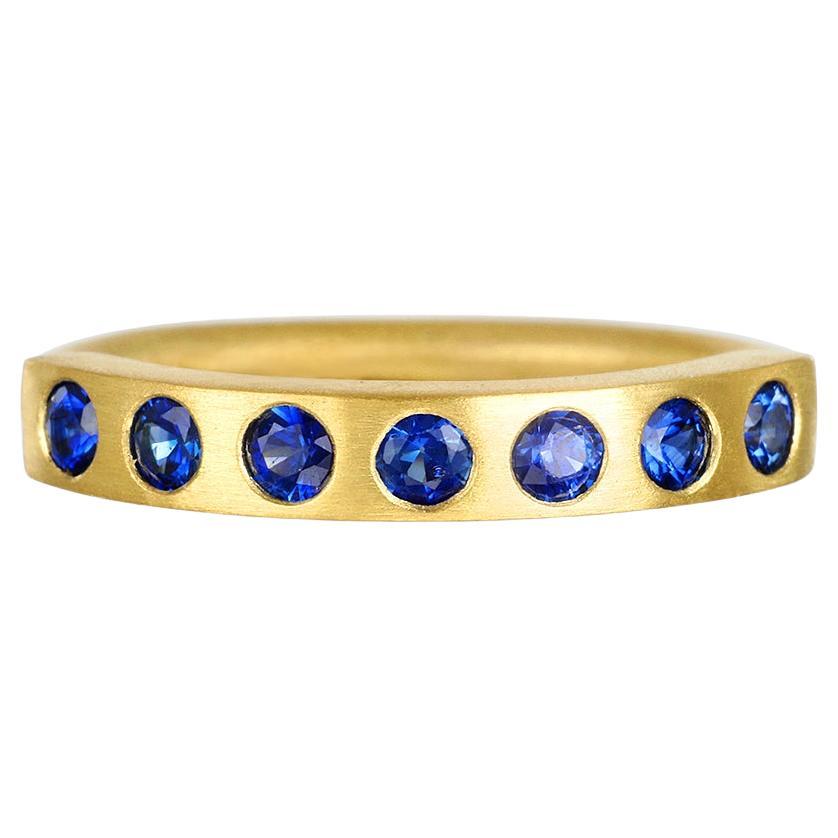 Faye Kim 18 Karat Gold Blue Sapphire Burnished Bar Ring For Sale