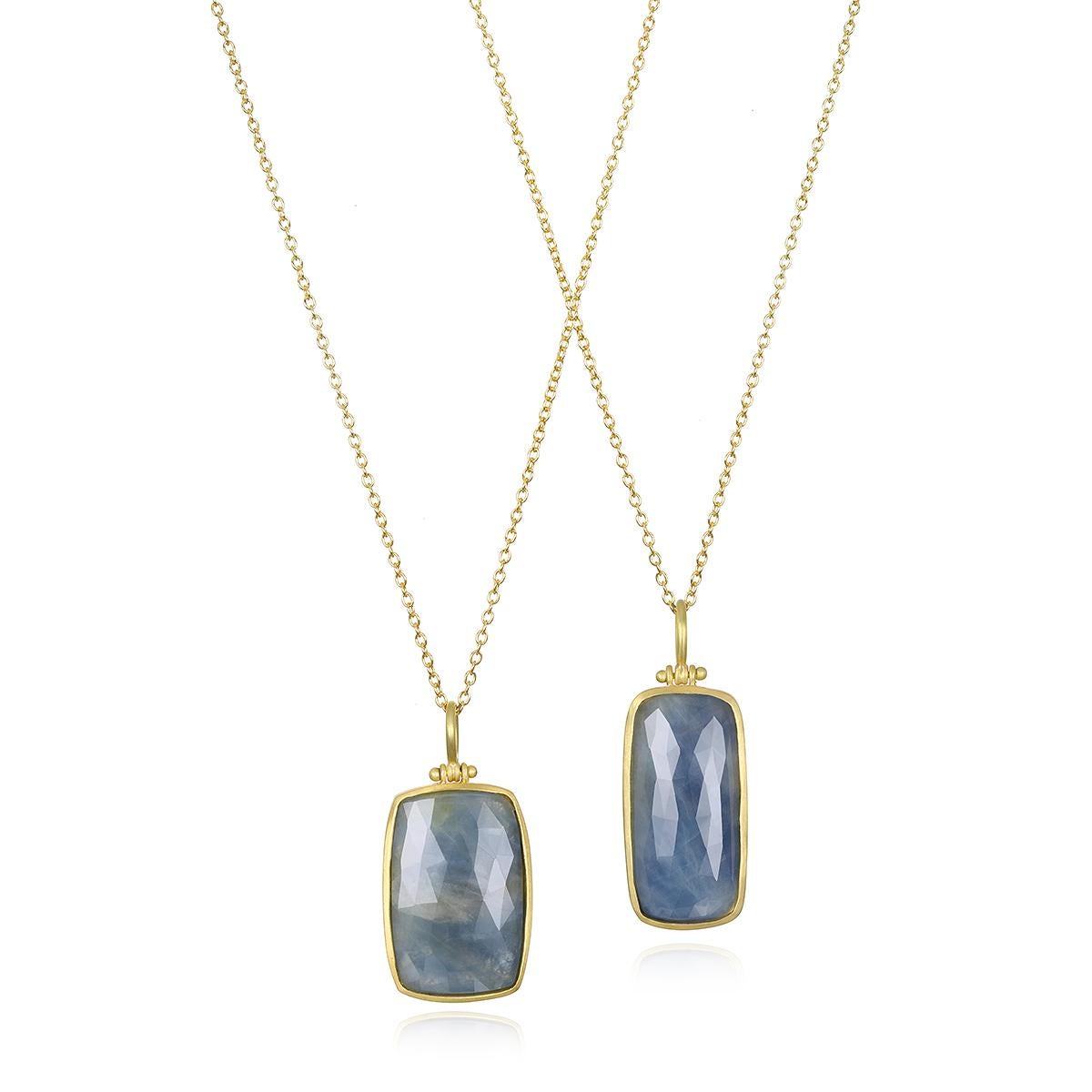 Non taillé Faye Kim Pendentif à charnière en or 18 carats avec tranches de saphir bleu en vente