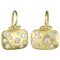 Faye Kim 18 Karat Gold Burnished Diamond Gold Chiclet Earrings Faye Kim 18 Karat Gold Burnished Diamond Gold Chiclet Earrings