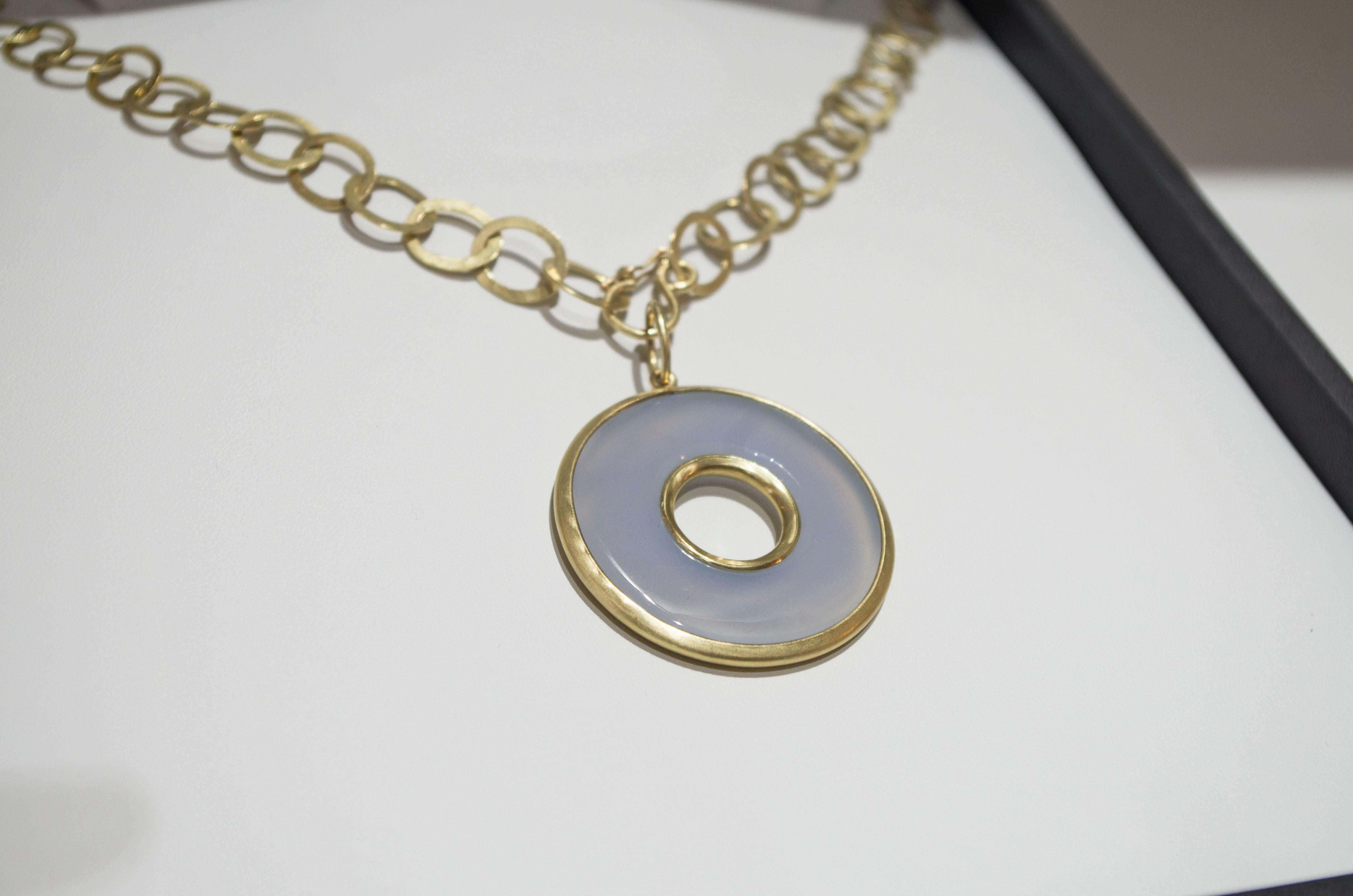 Faye Kim 18 Karat Gold Chalcedony Circle Pendant Necklace For Sale 3