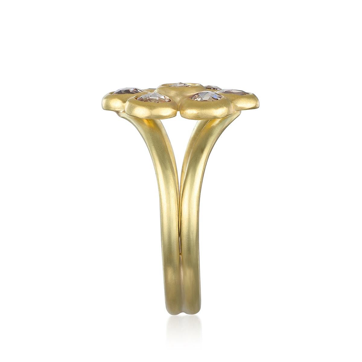 Gänseblümchenring aus 18 Karat Gold mit Champagner-Diamant im Rosenschliff von Faye Kim (Zeitgenössisch)