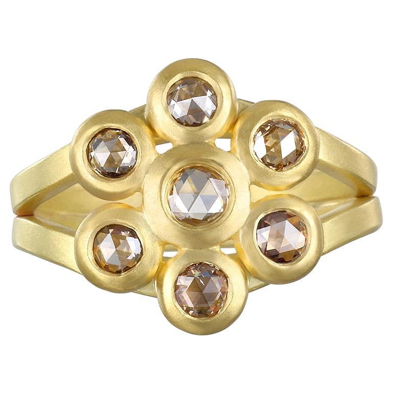 Gänseblümchenring aus 18 Karat Gold mit Champagner-Diamant im Rosenschliff von Faye Kim
