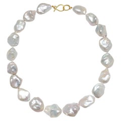 Faye Kim, collana di perle d
acqua dolce in oro 18 carati con monete a forma di nuvola