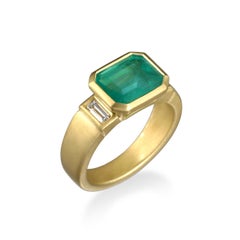 Faye Kim 18 Karat Gold Colombian Emerald and Diamond Ring