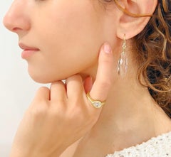 Ohrringe aus 18 Karat Gold Kristallquarz und Diamanten mit Blättern von Faye Kim