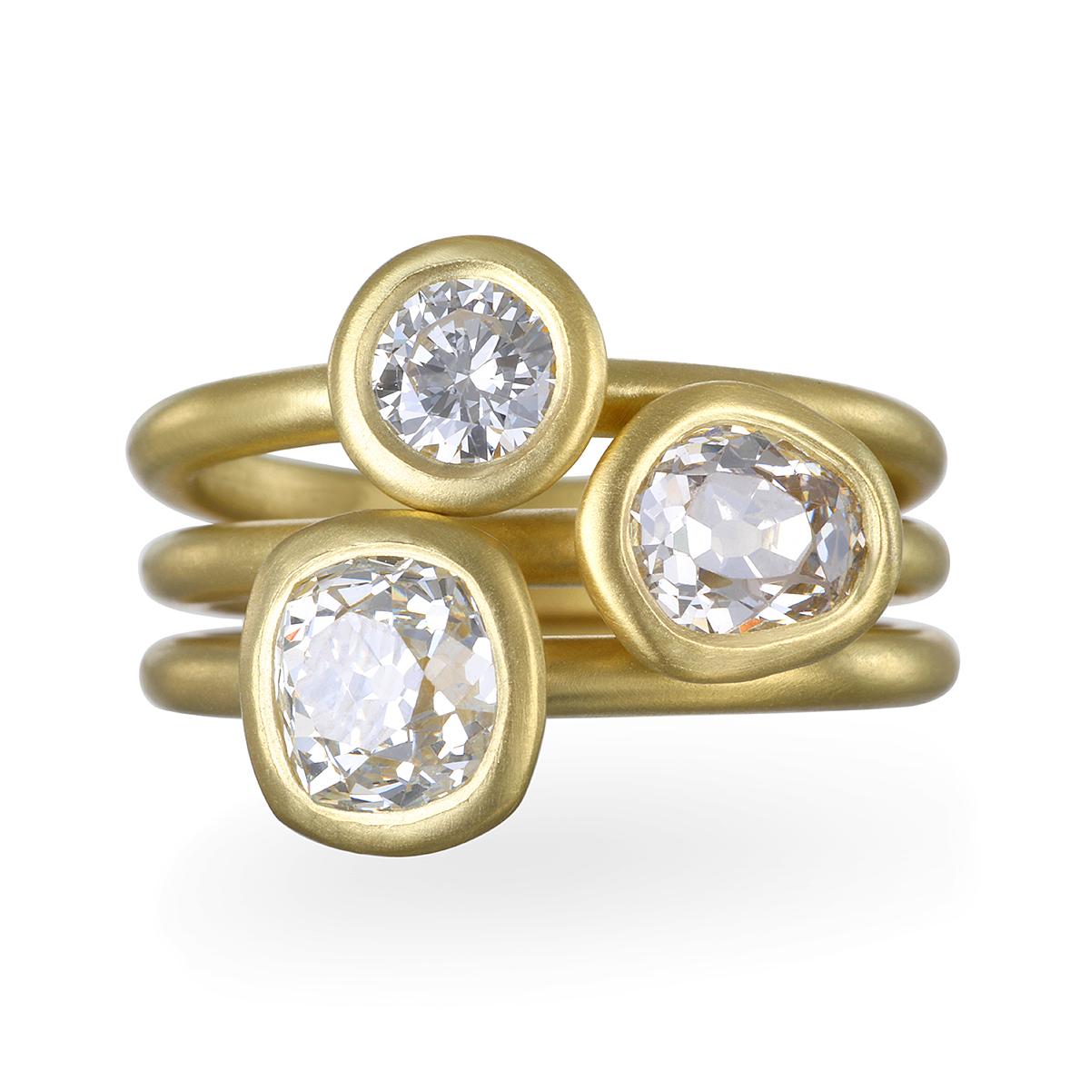 Contemporary Faye Kim 18 Karat Gold Cushion Brilliant Cut Diamond Ring - 1.20 Carats For Sale