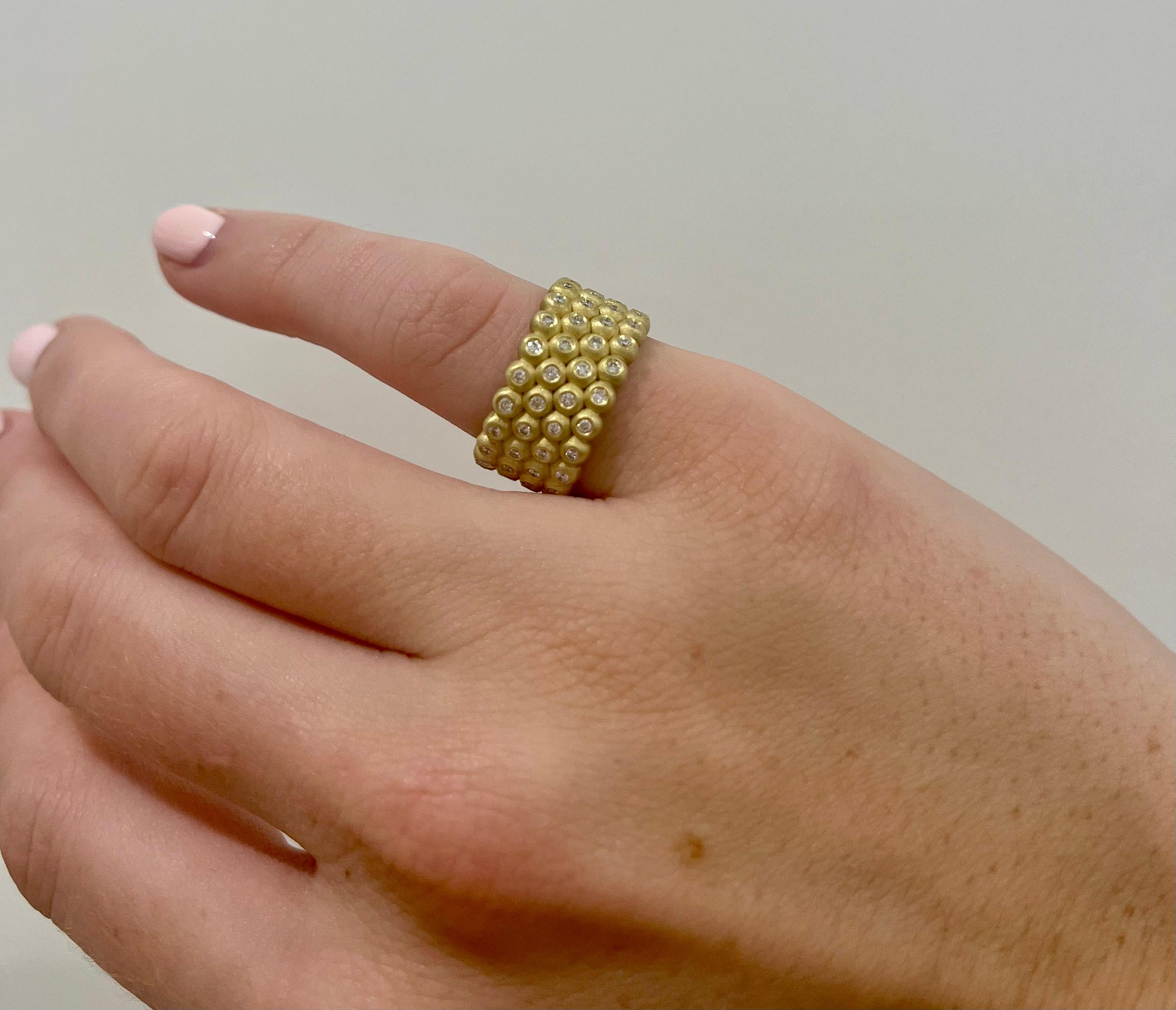 4-reihiger Zigarrenring aus 18 Karat Gold mit Diamanten von Faye Kim (Rundschliff) im Angebot