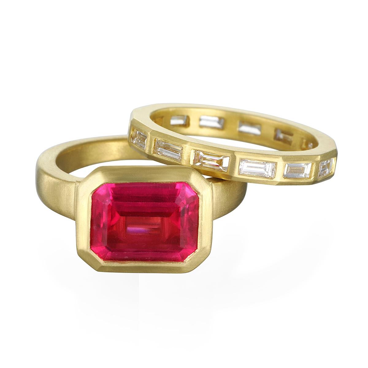 Faye Kim 18 Karat Gold Diamond Baguette Eternity Ring In New Condition For Sale In Westport, CT