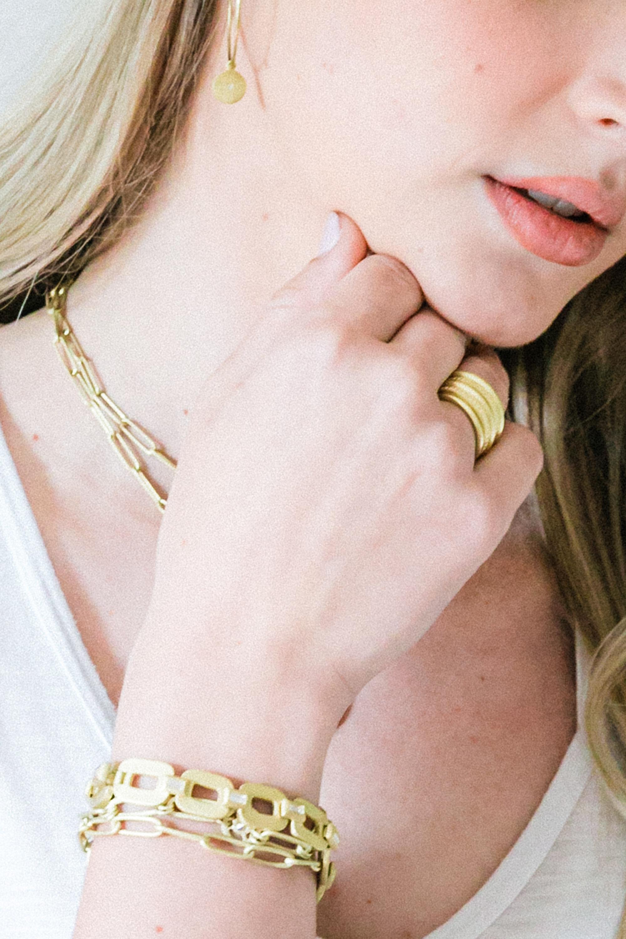 Faye Kim 18 Karat Gold Diamant Baguette Link Armband (Baguetteschliff) im Angebot