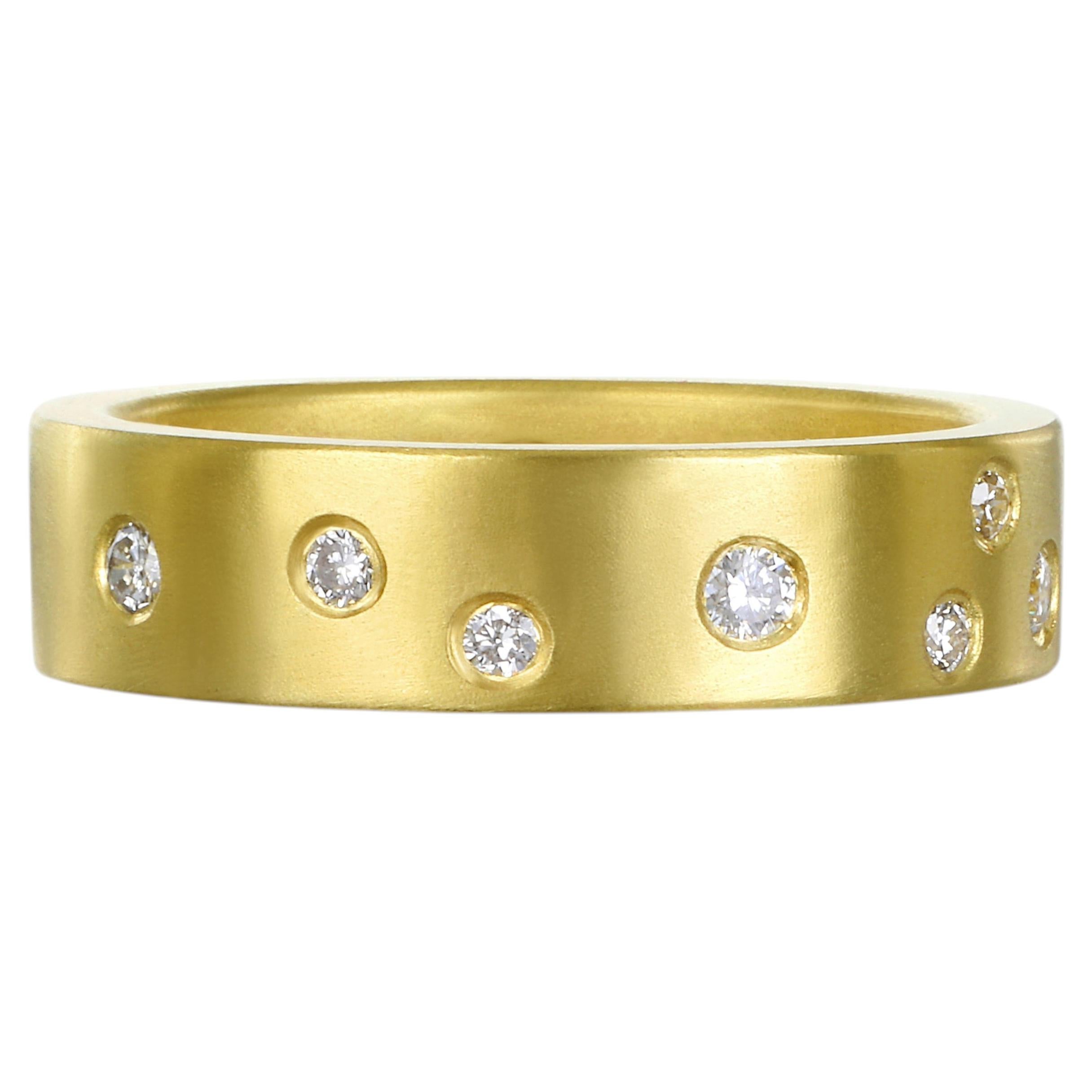 Faye Kim 18 Karat Gold Diamond Burnished Band Ring, Size 7.25